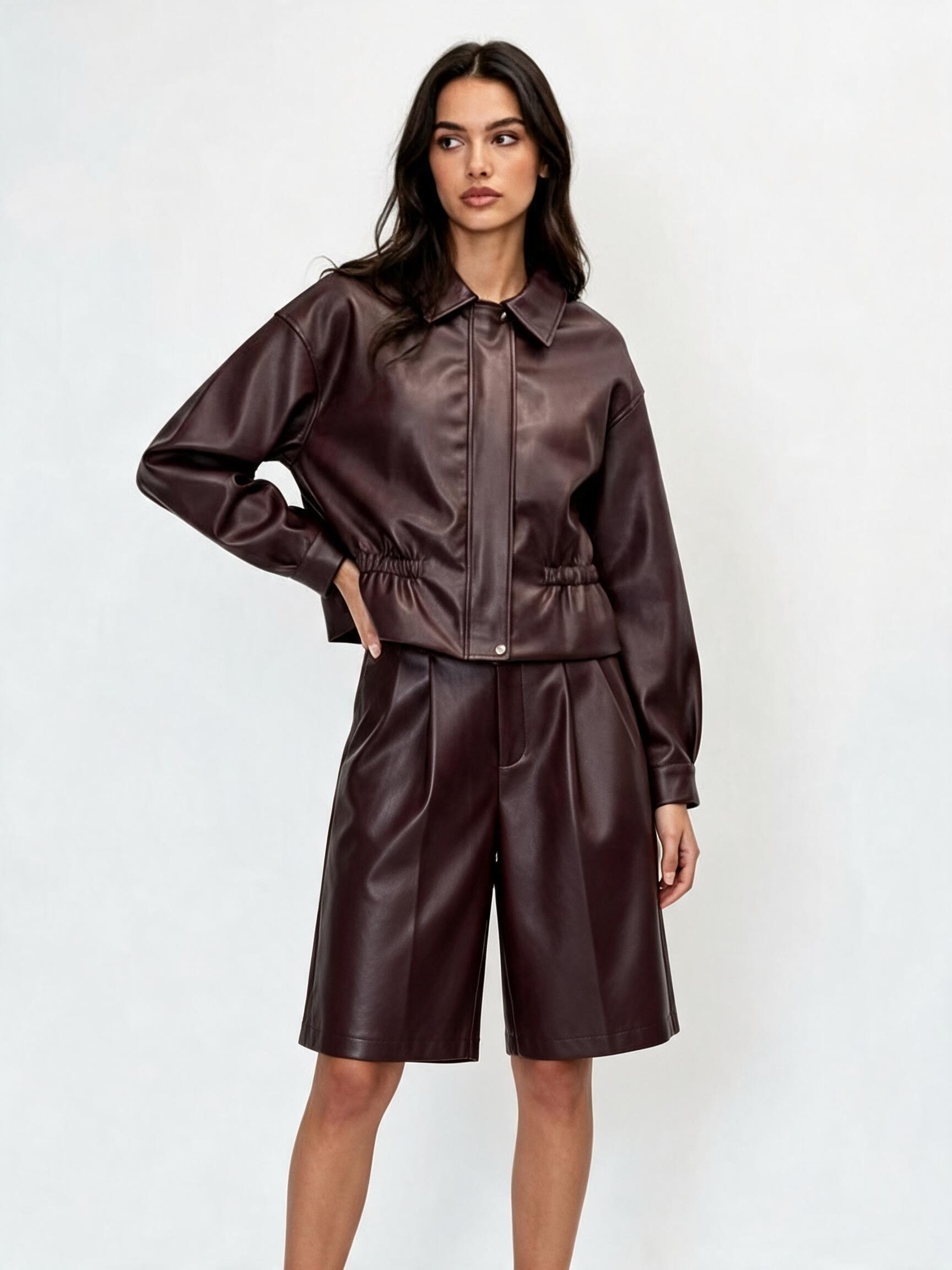 Kurze Jacke mit Raffung