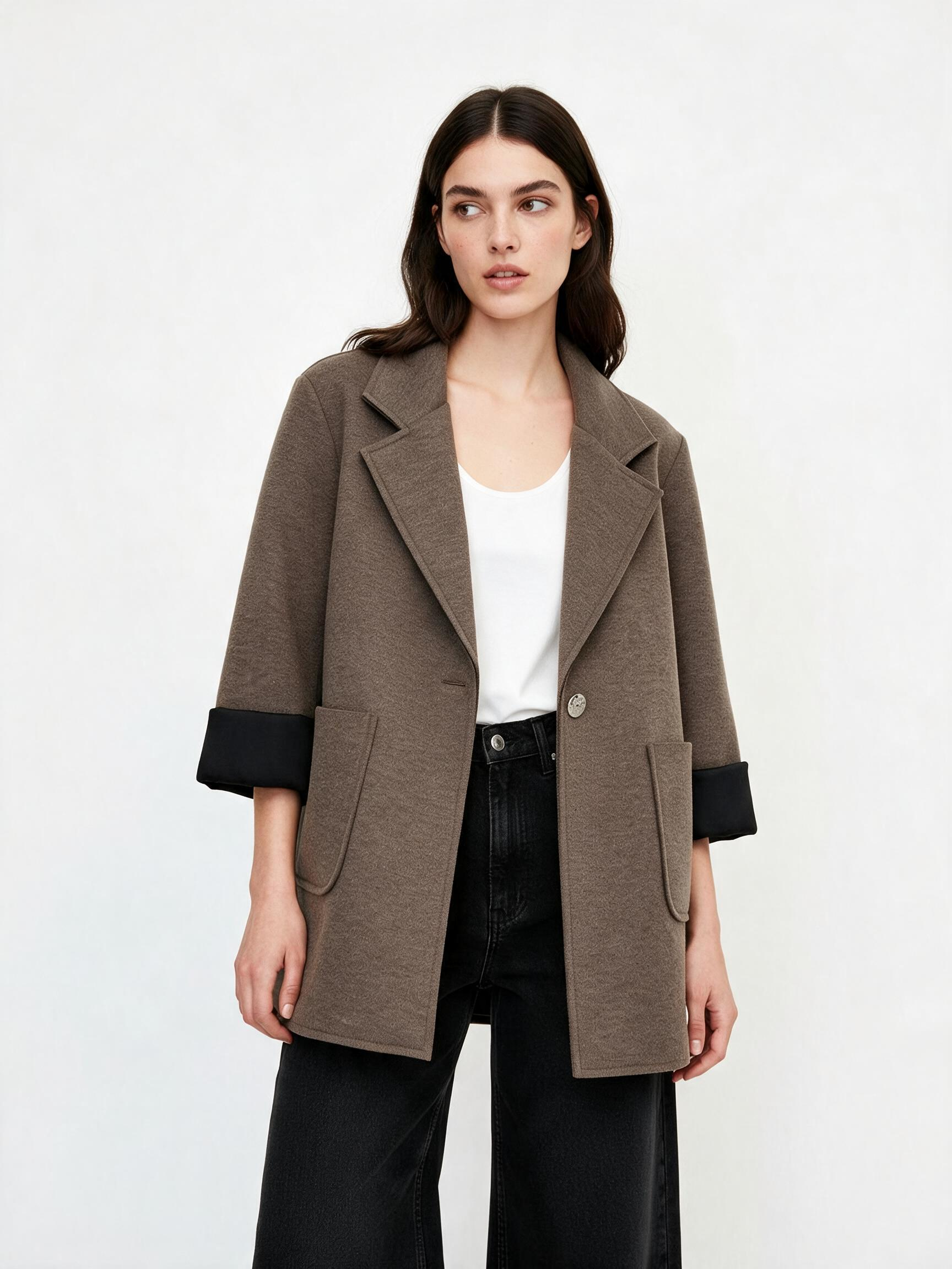 Verlängerte Jacke mit Kragen