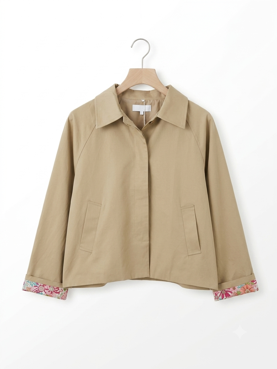 Kurze Jacke mit Hemdkragen