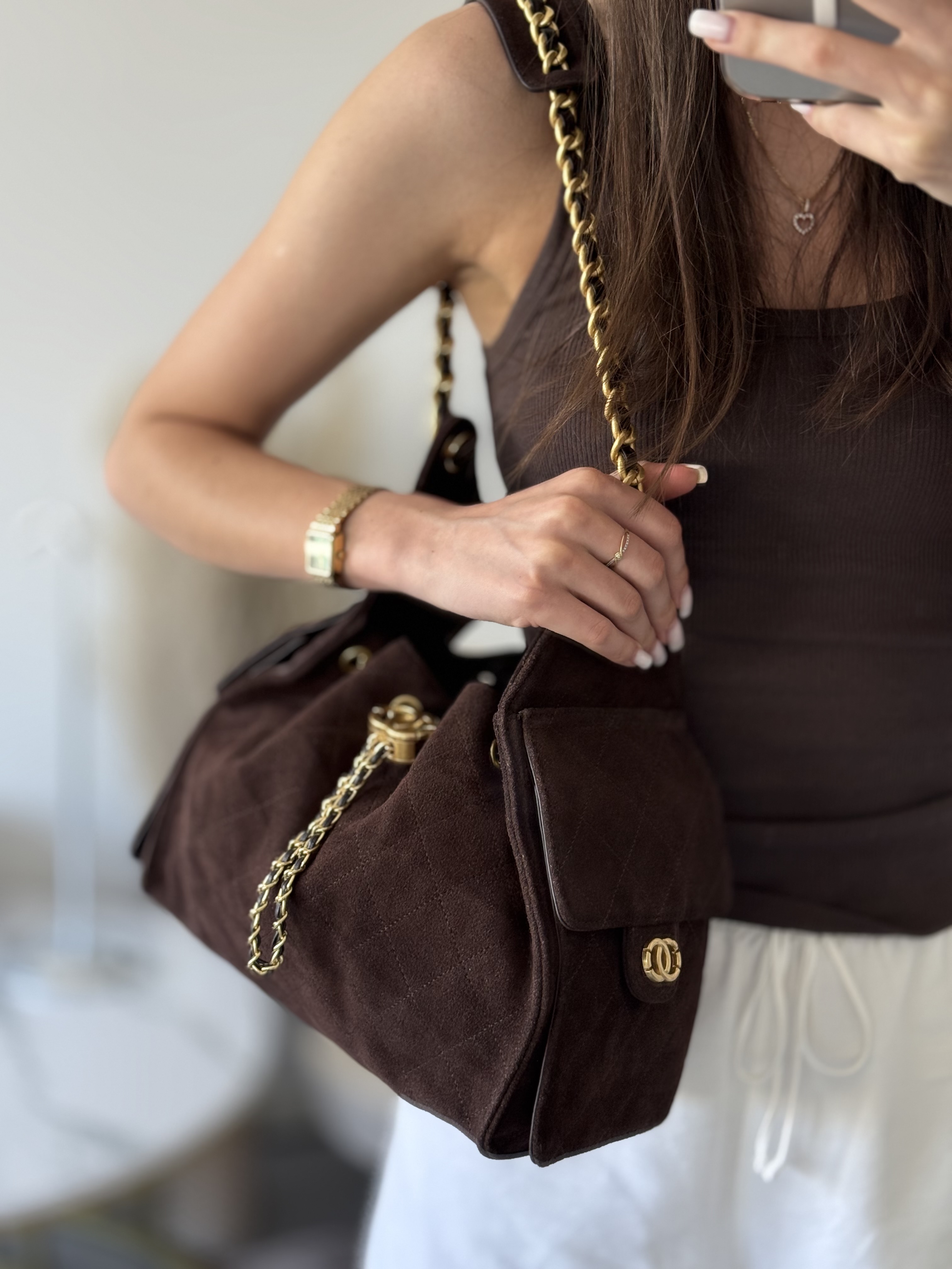 Beuteltasche mit Samtbesatz