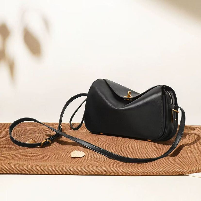 Lederhandtasche mit Klappe
