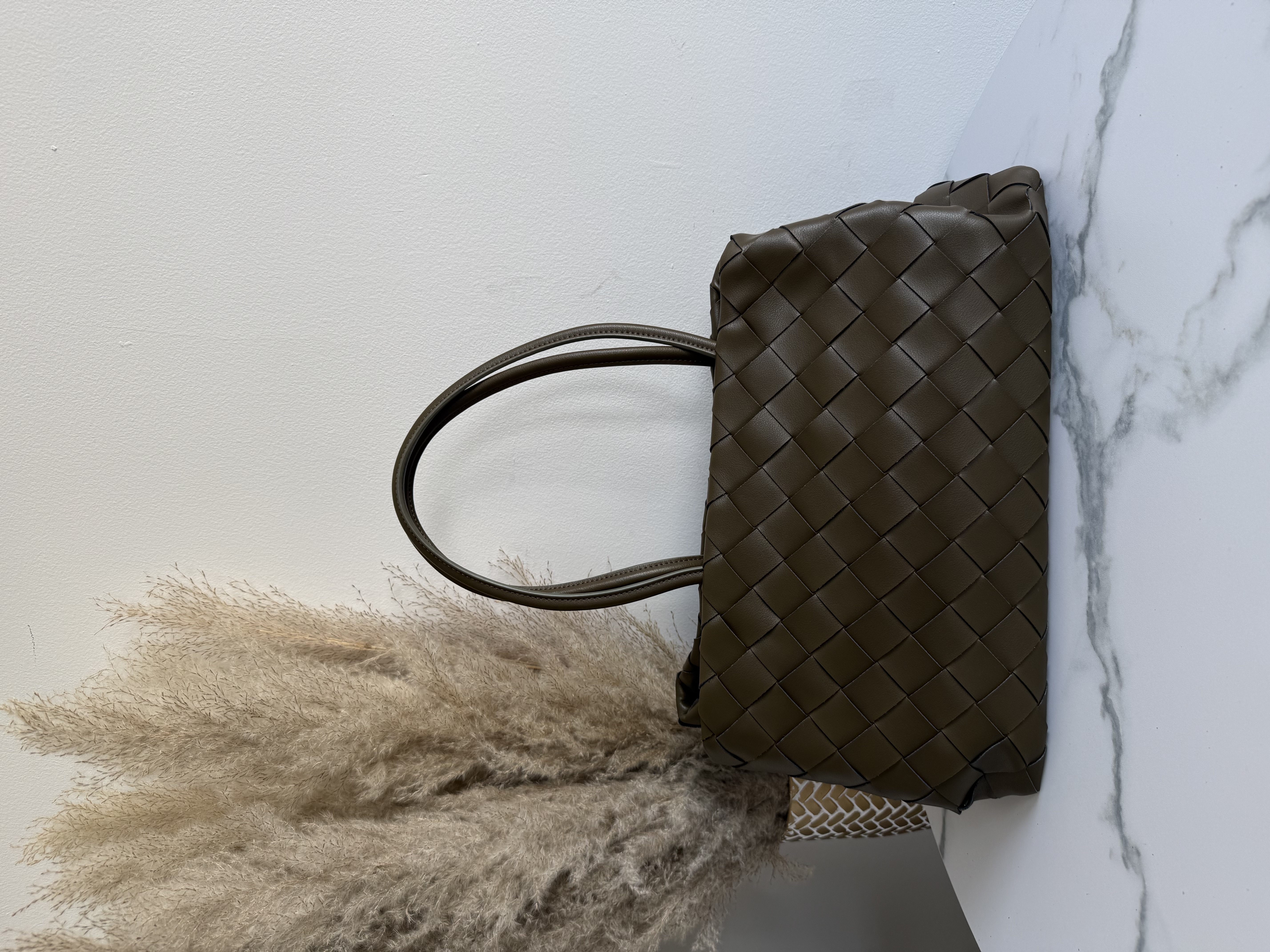 Geflochtene Shopper-Tasche mit Lederoptik