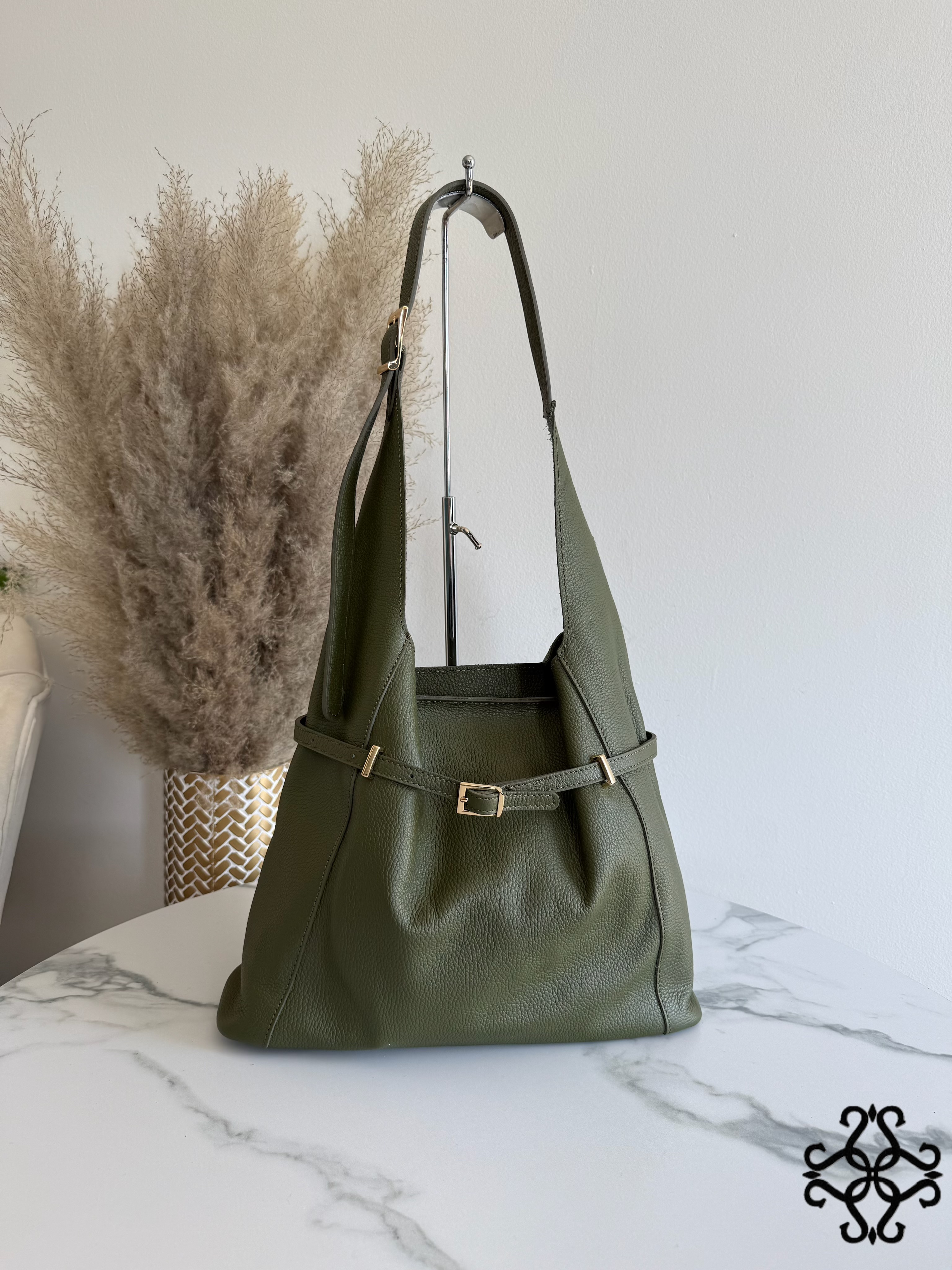 Matte Leder-Hobo mit Schnalle
