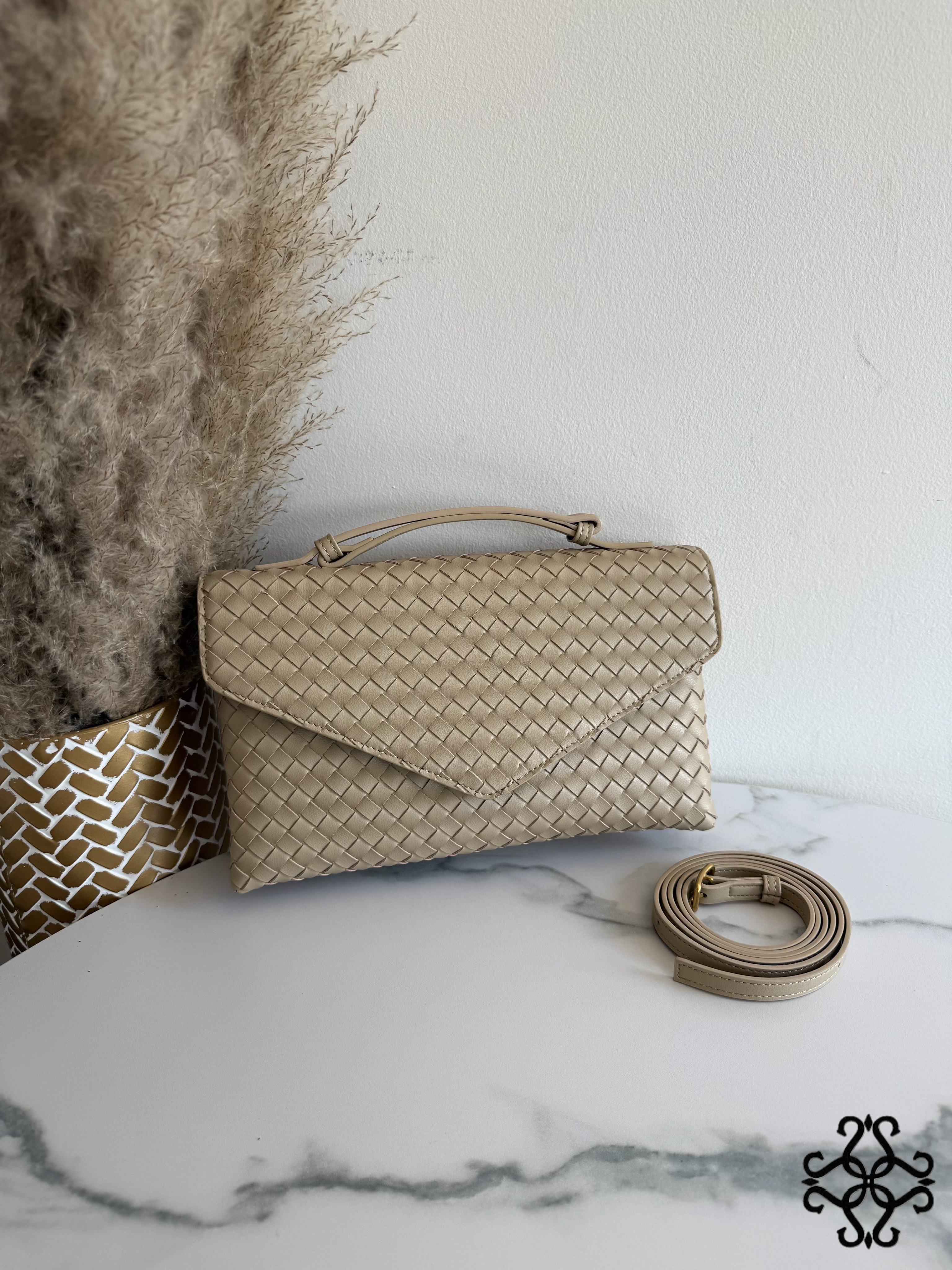 Gevlochten Envelope Clutch