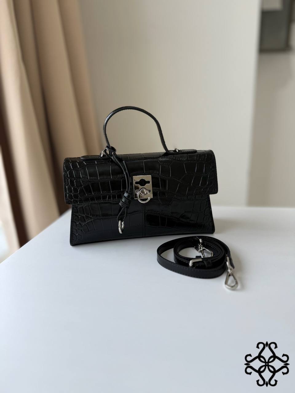 Lederhandtasche mit Klappe