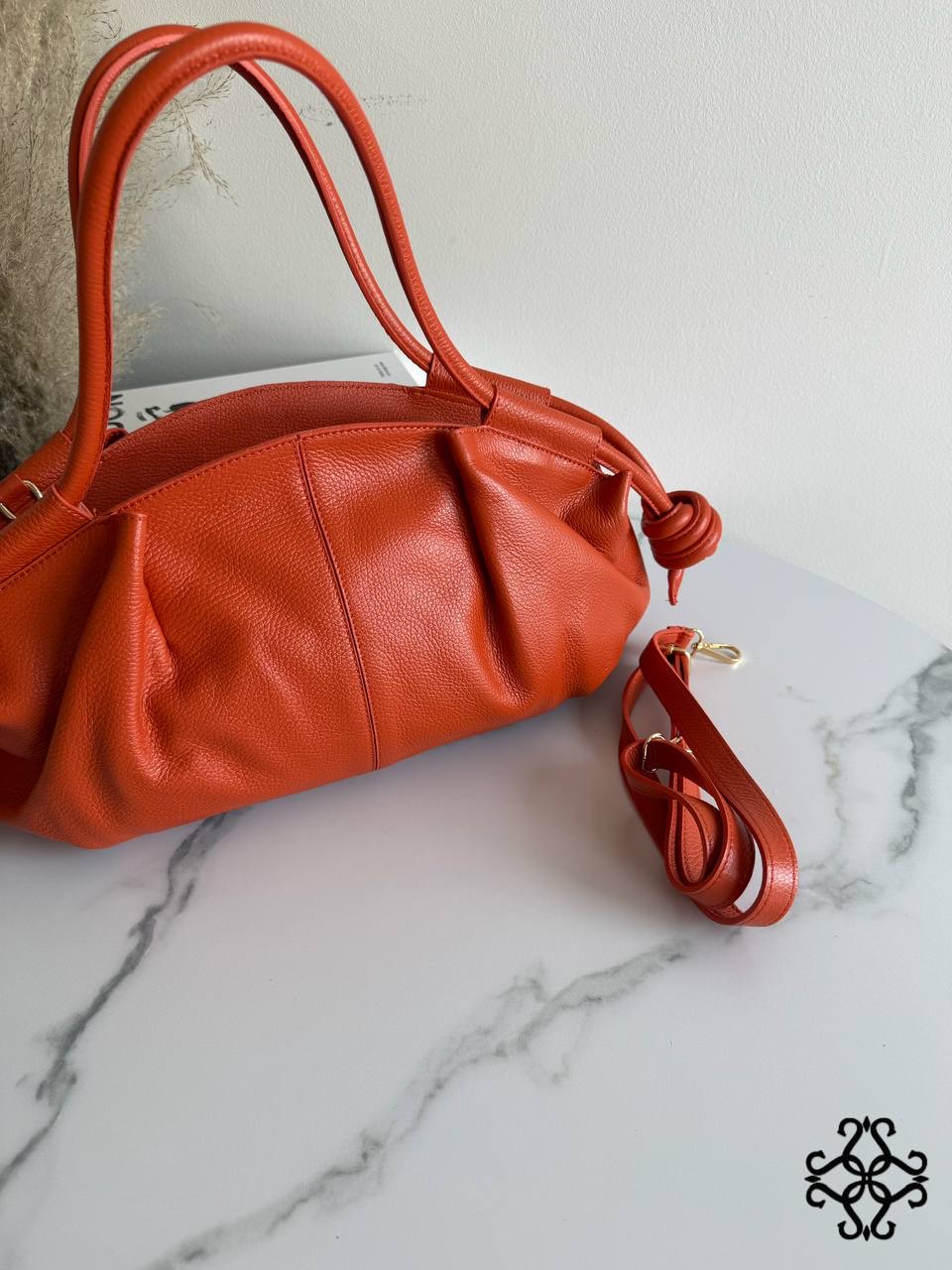 Geraffte Ledertasche