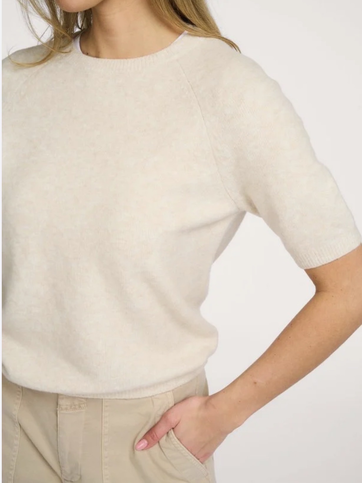 Kurzer Raglanpullover