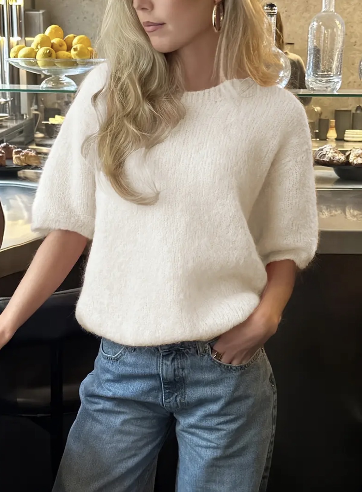 Lässiger Pullover bis zur Hüfte