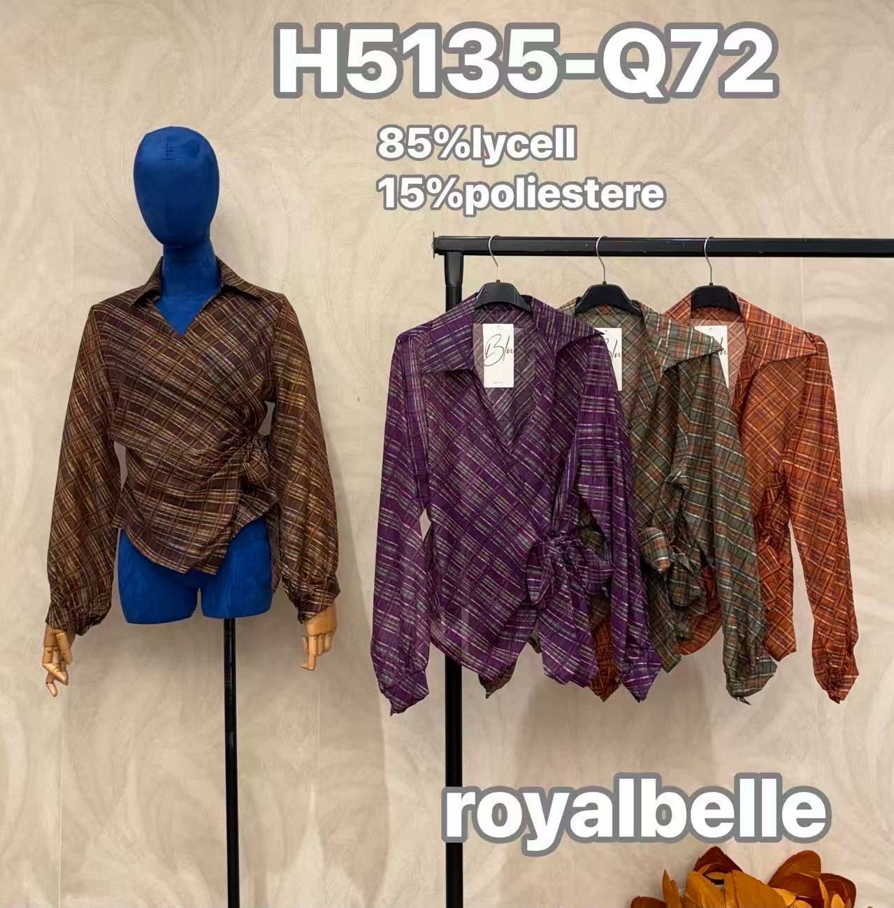 Wickelbluse mit Bindegürtel