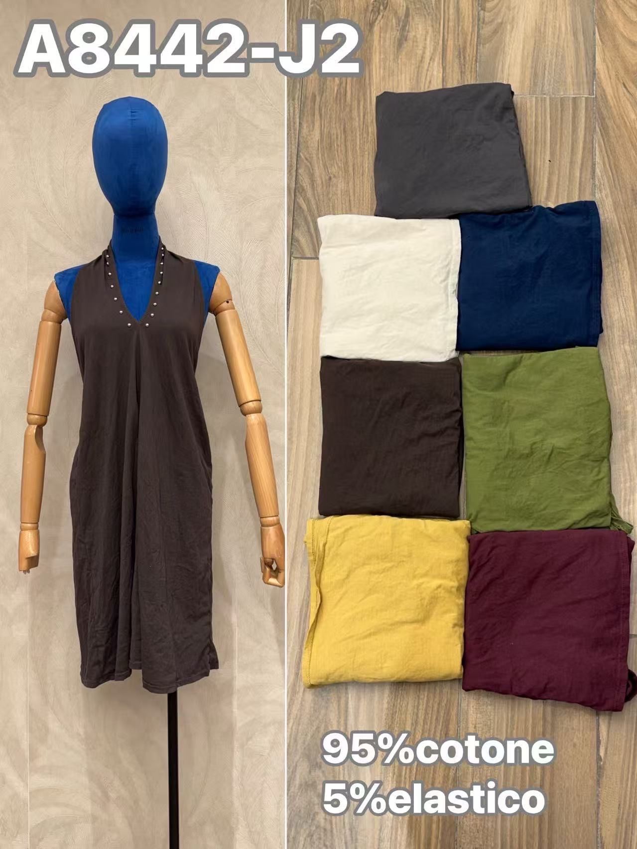 Langes legeres Kleid mit V-Ausschnitt