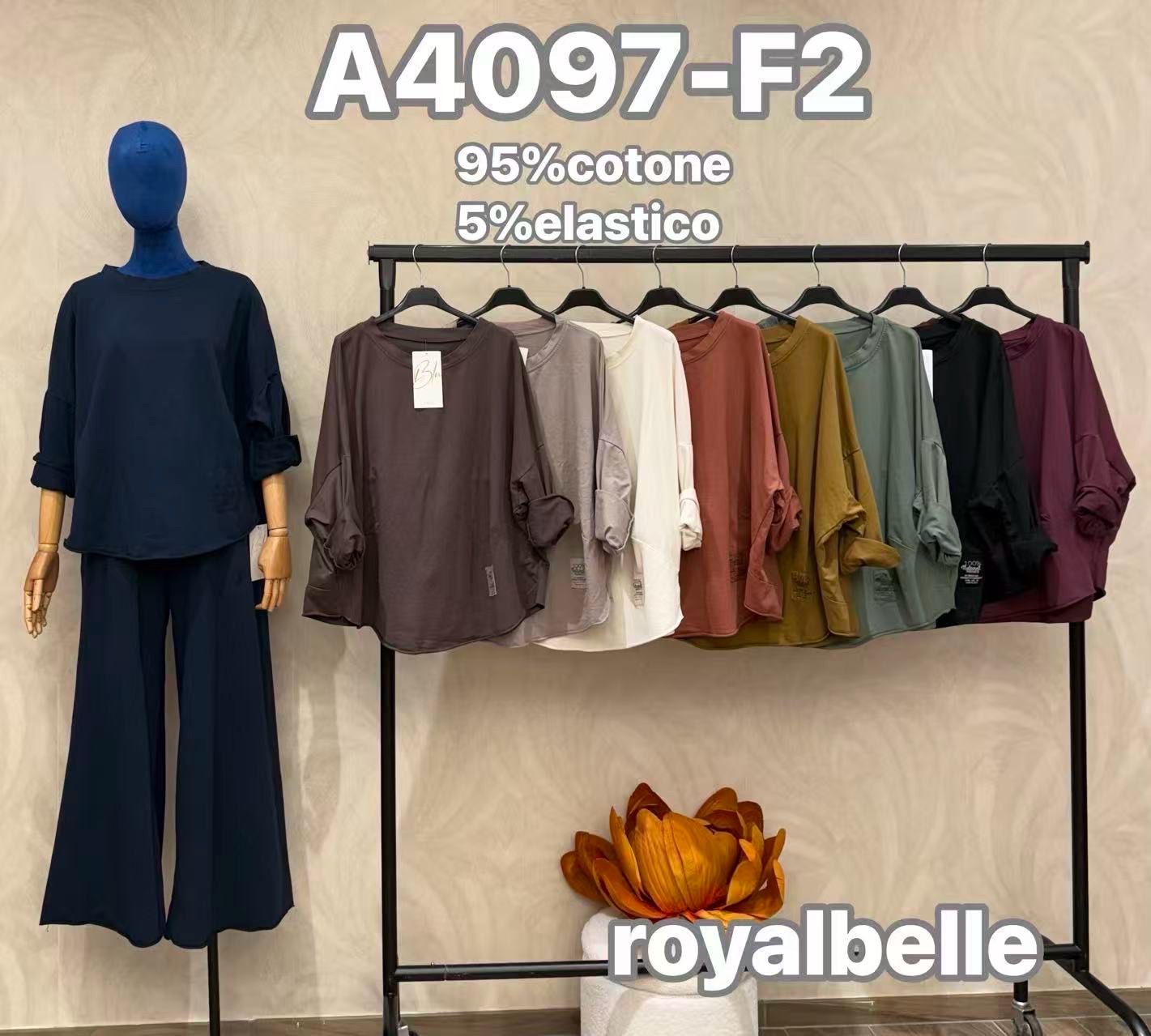 Bluse mit kleinem Stehkragen und Volants