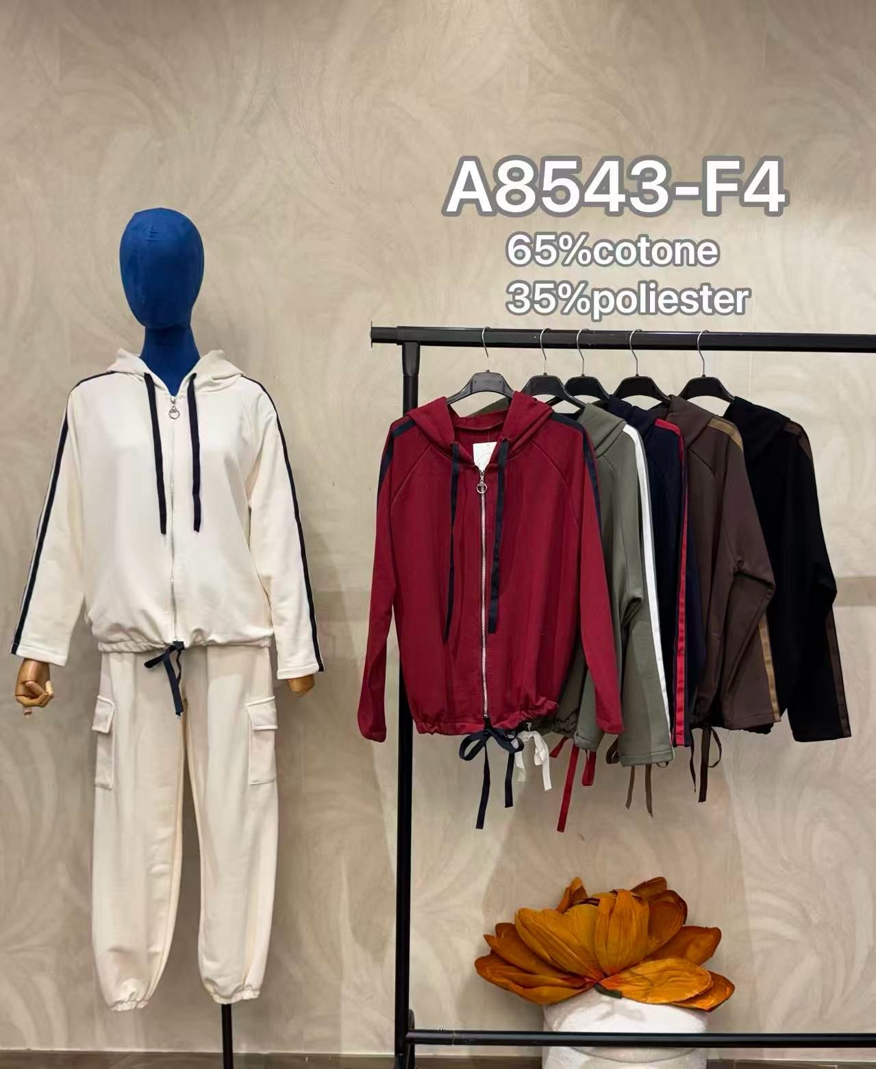 Sweatjacke mit Kapuze