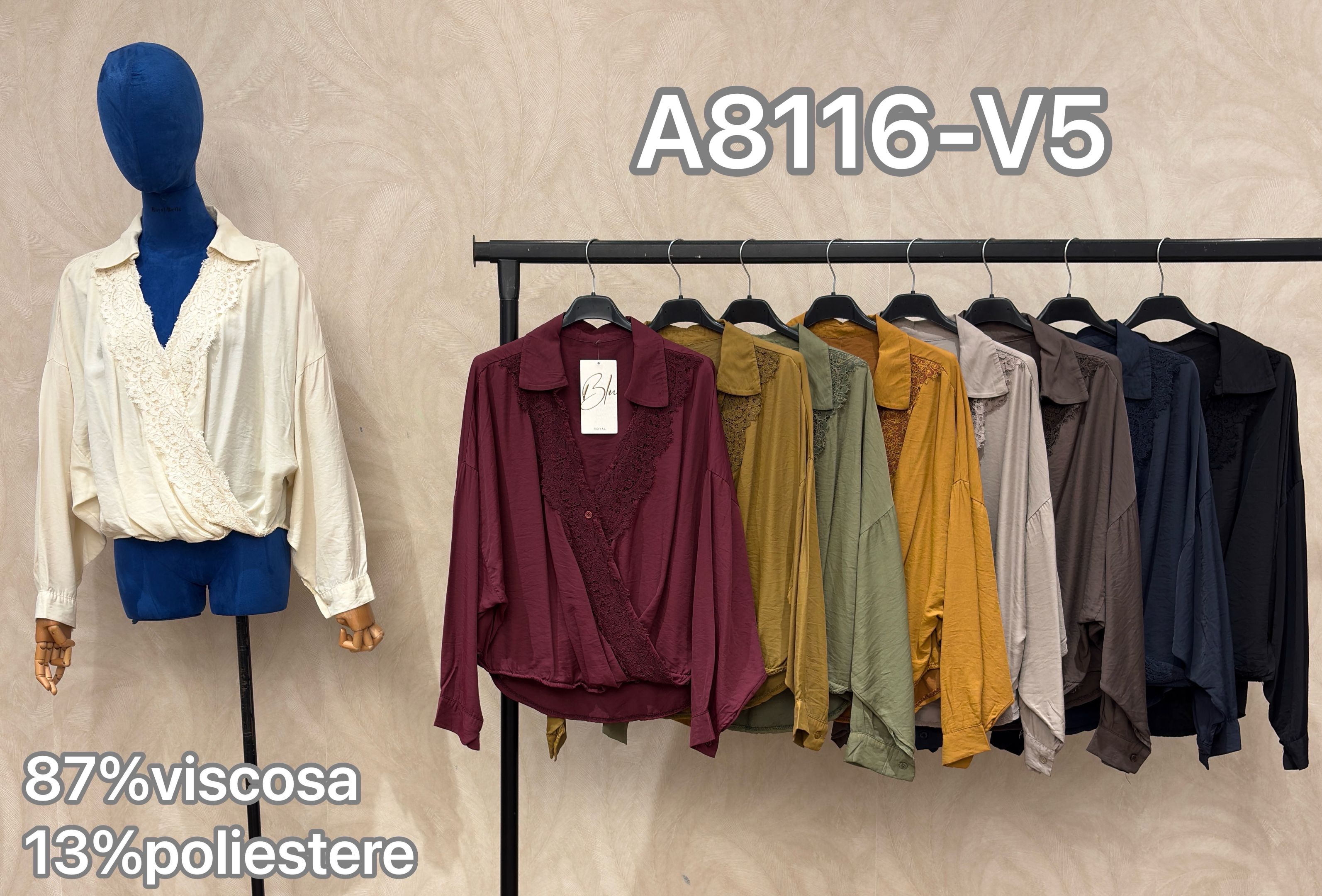 Lockere Bluse mit Wickel-Ausschnitt