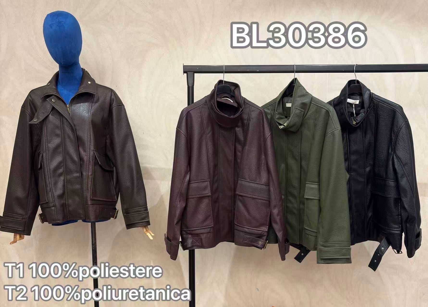 Kunstlederjacke mit Pattentaschen