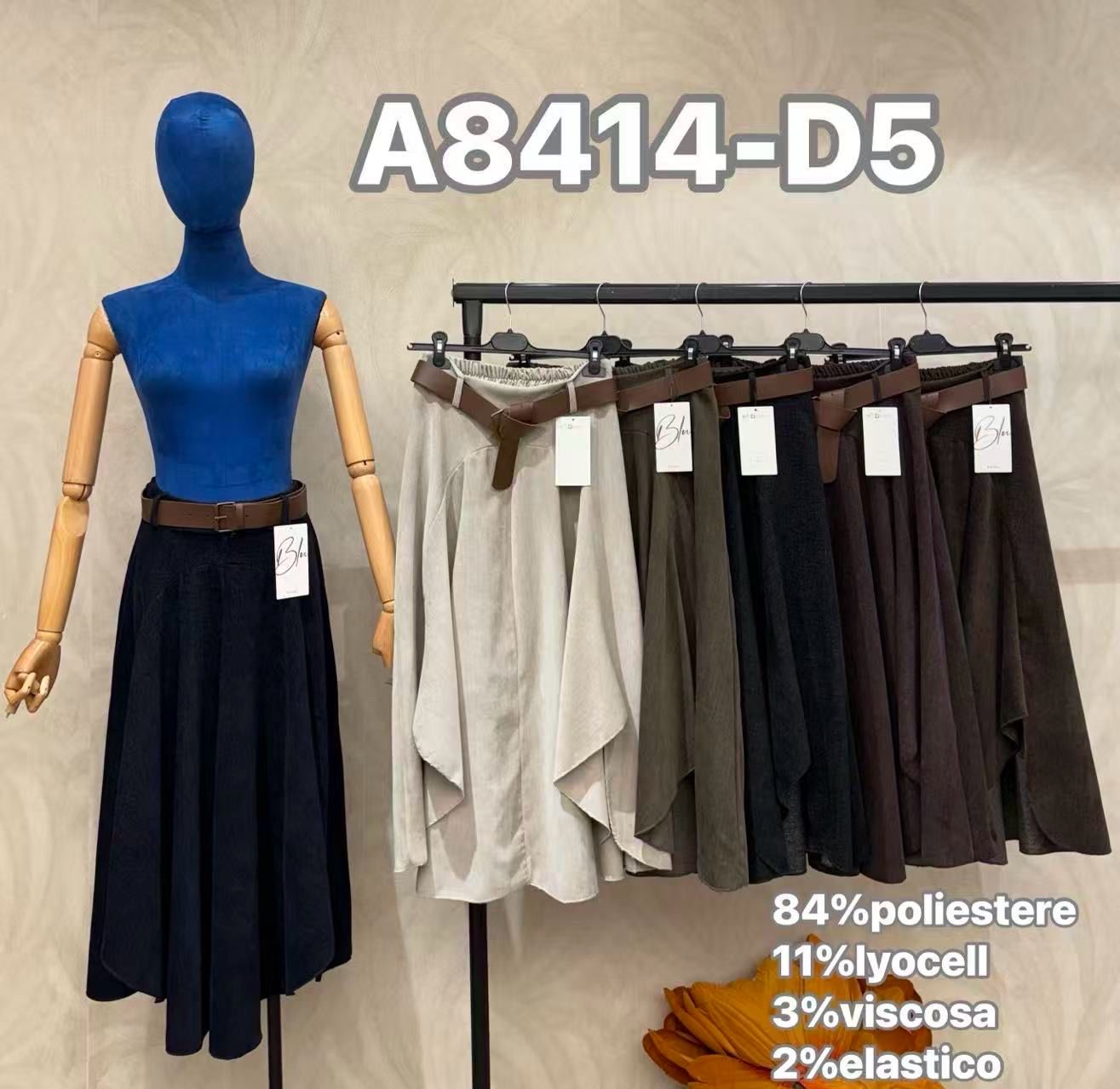 Ausgestellter Midirock mit Gürtel