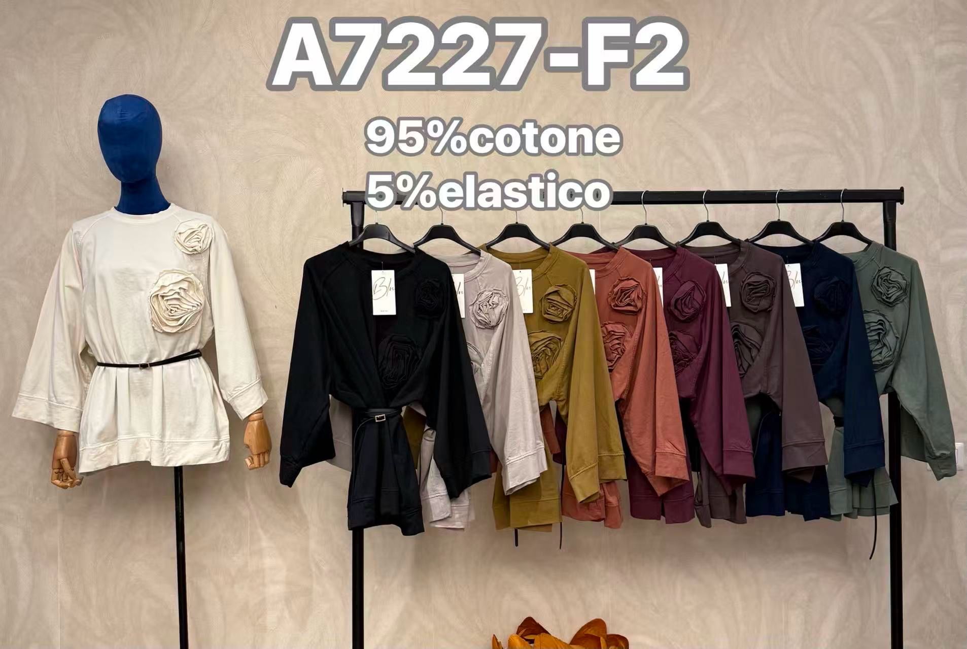 Tunika-Sweatshirt mit Stickerei