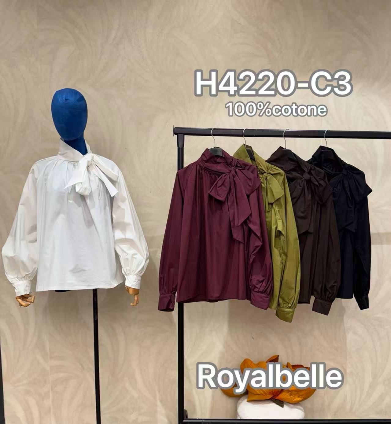 Lockere Bluse mit Stehkragen