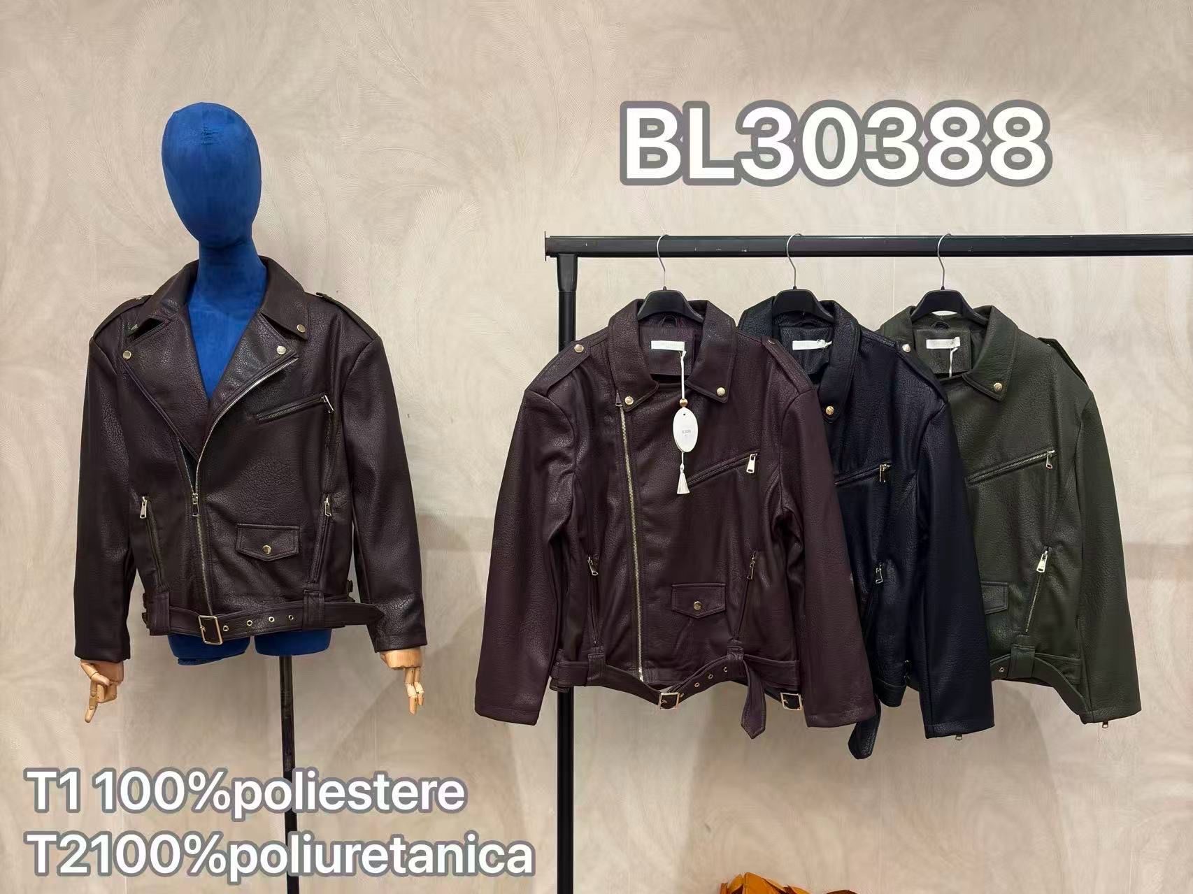 Bikerjacke mit Gürtel