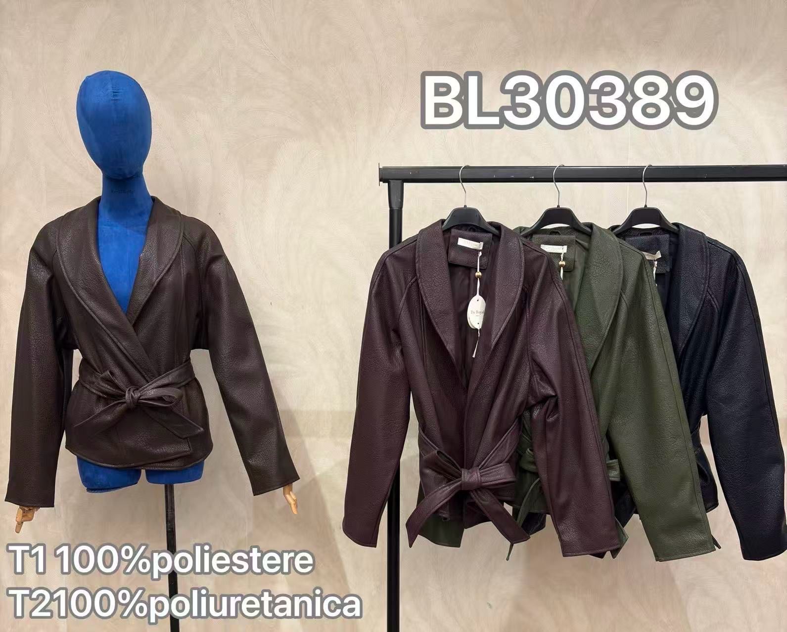 Jacke mit Reversklappen und Taillengürtel