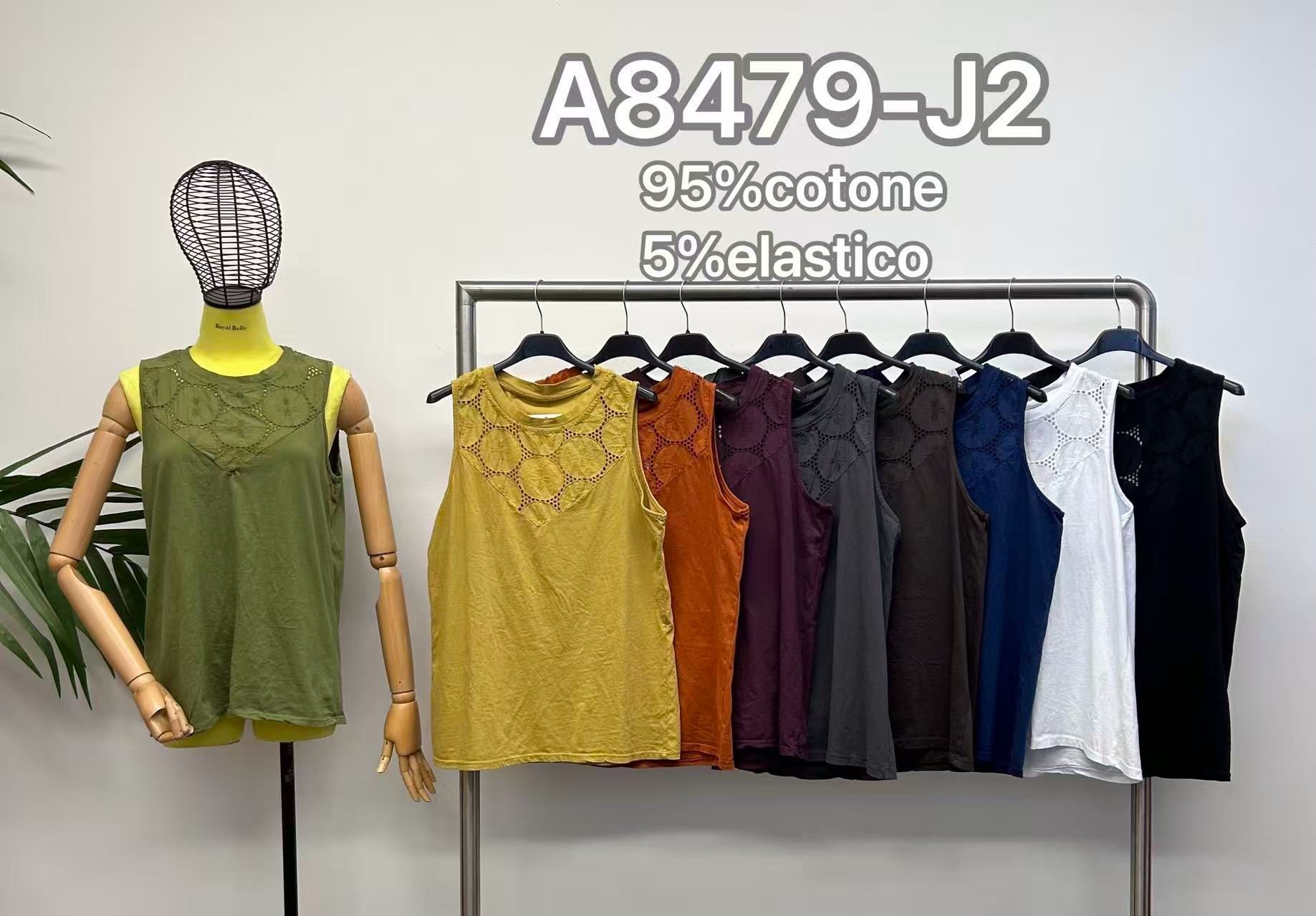 Schlichtes Top mit Spitzeneinsatz