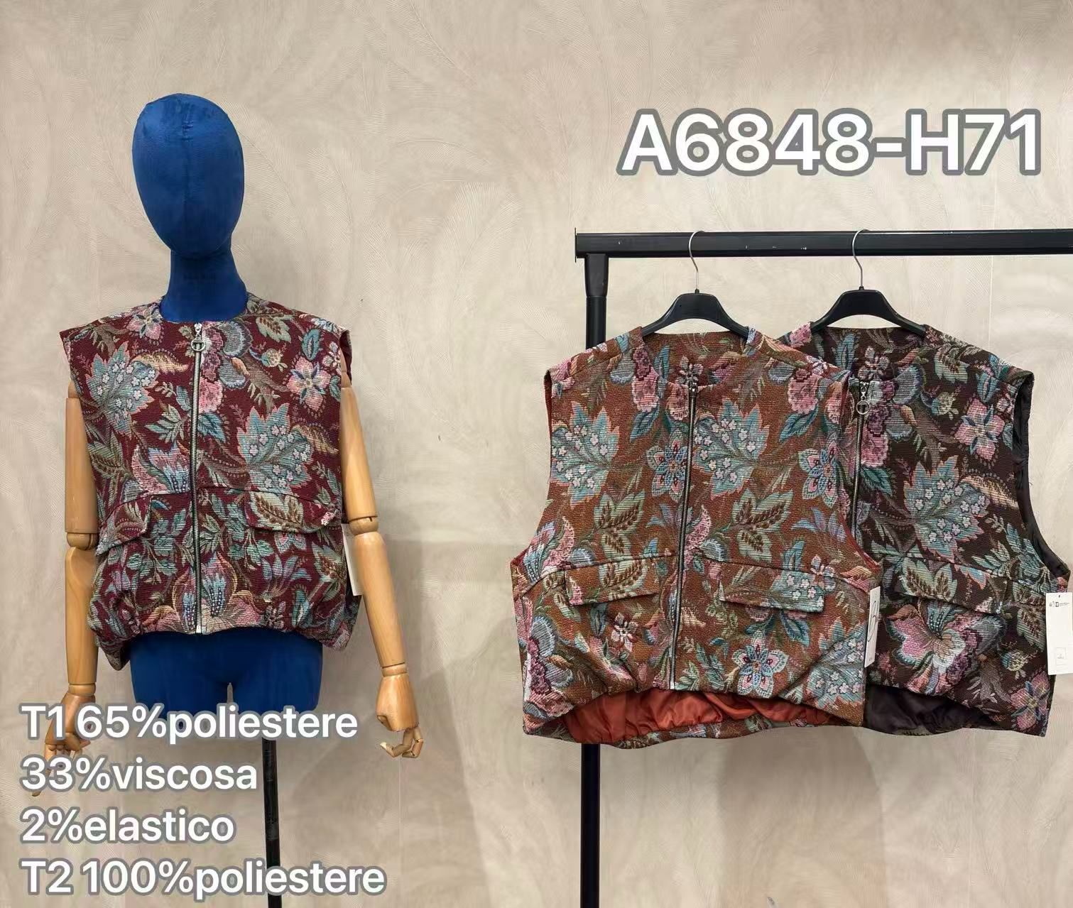 Kurze Weste mit Taschen