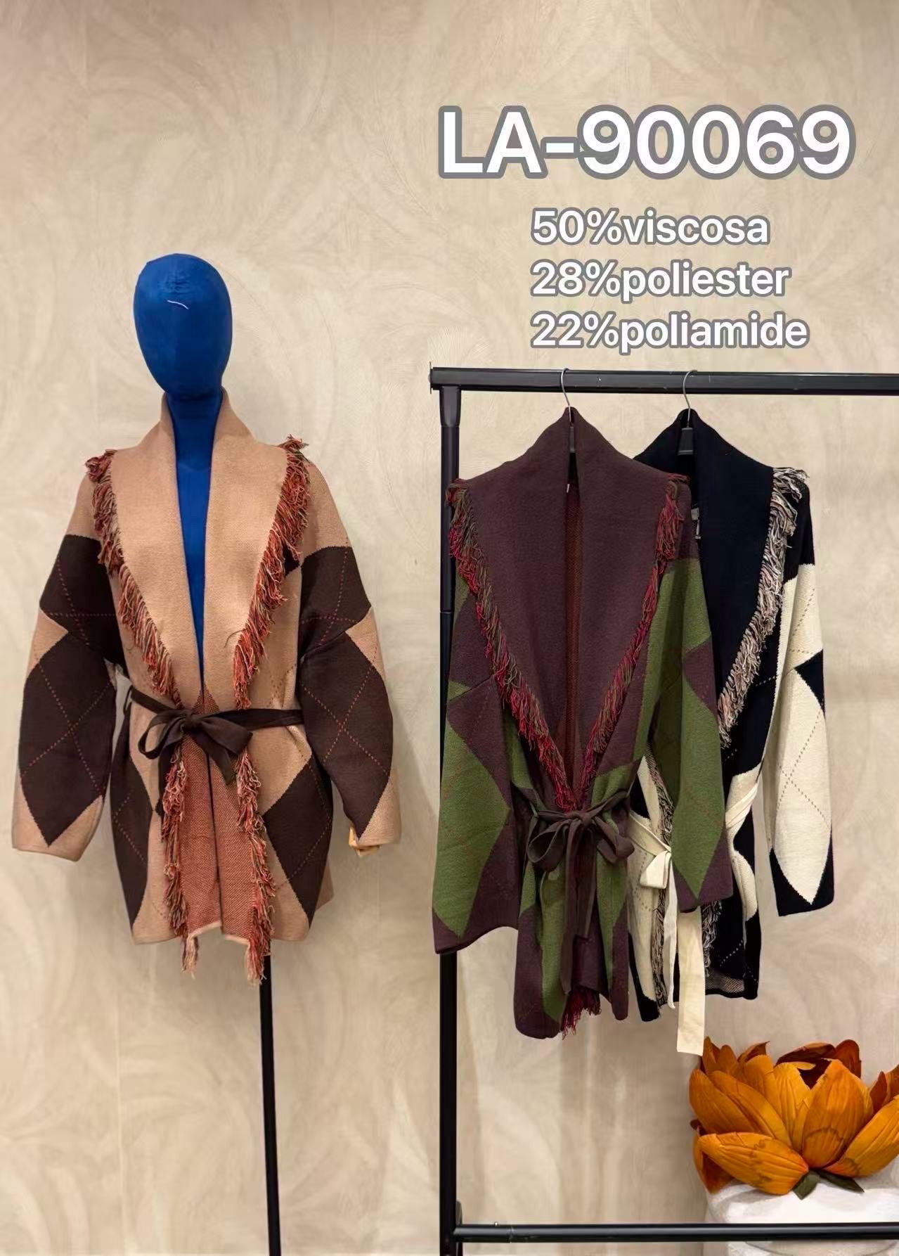 Langer Cardigan mit Fransen