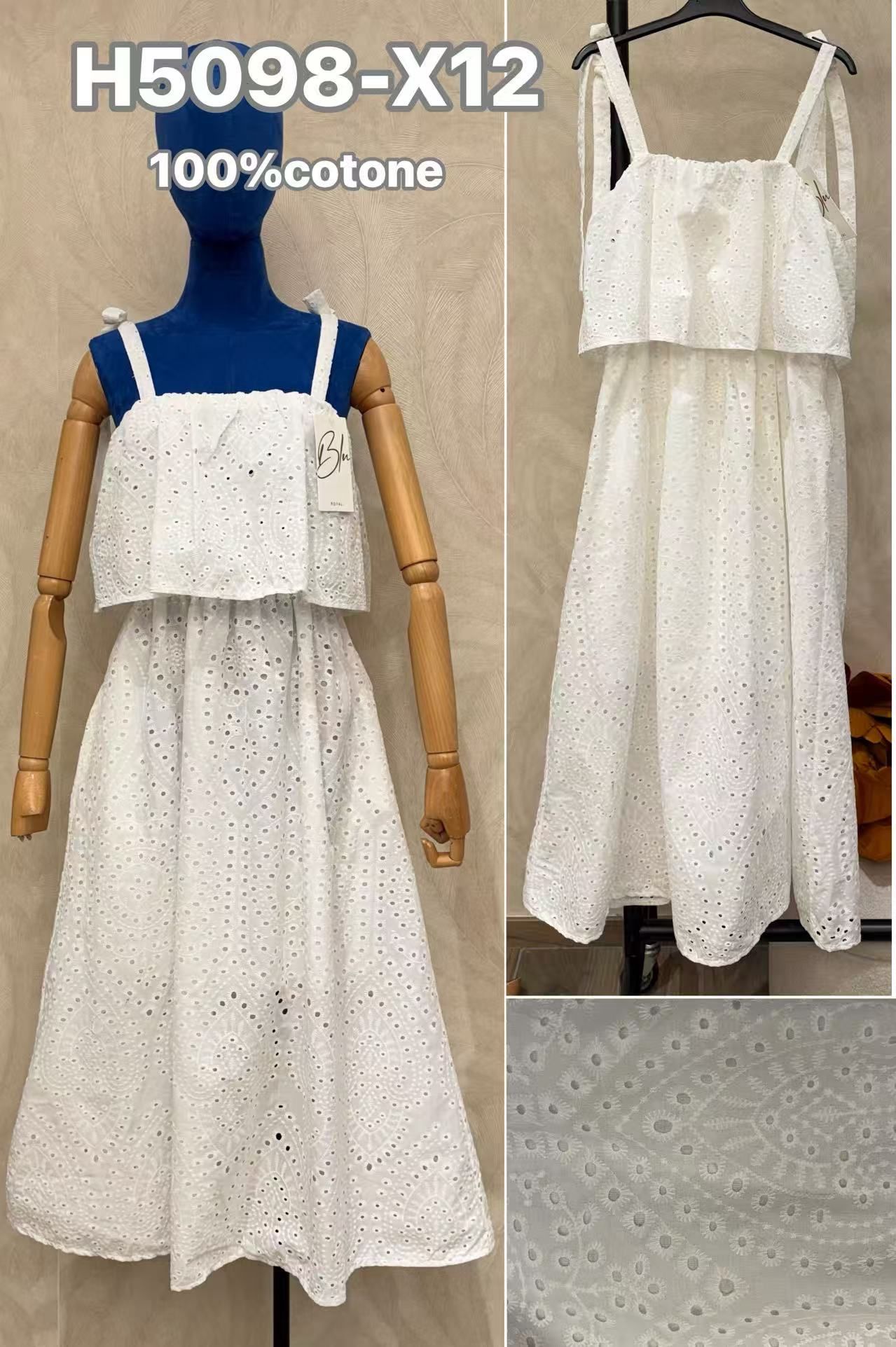 Ärmelloses Maxikleid mit ausgestelltem Rock