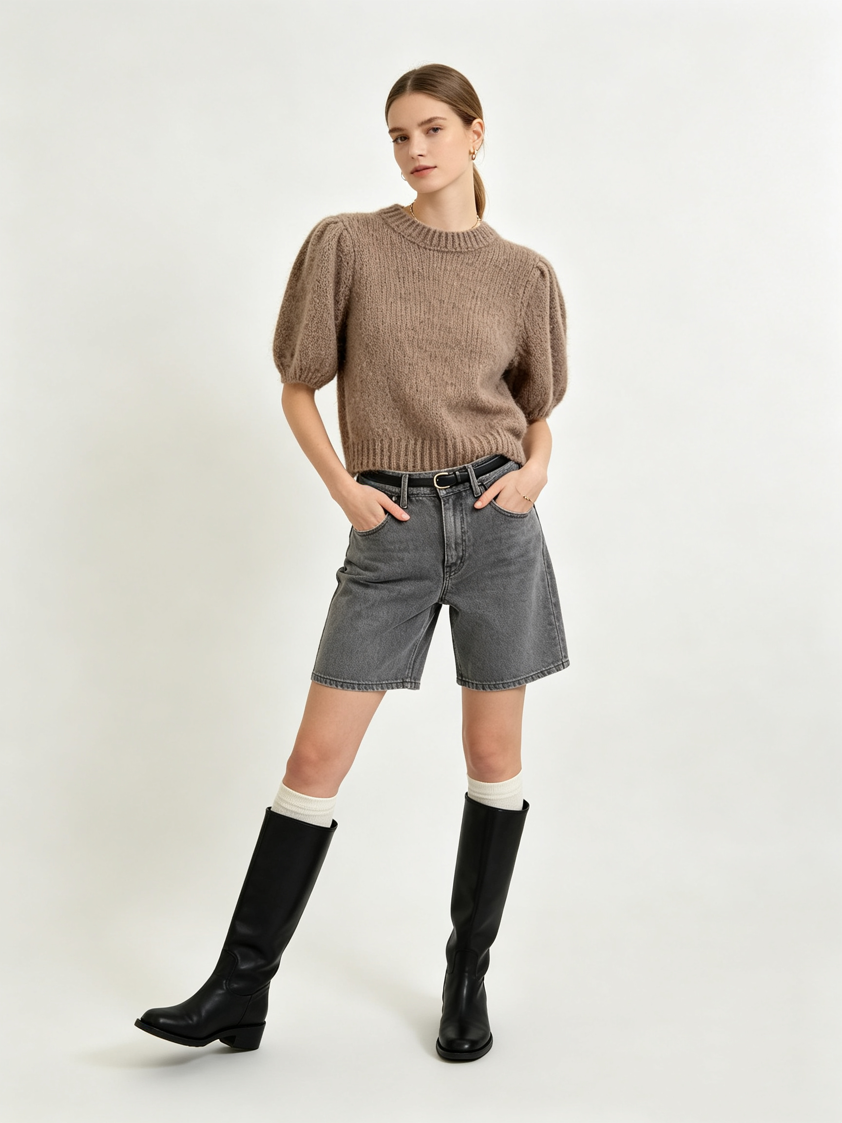 Schlichter Pullover mit Puffärmeln