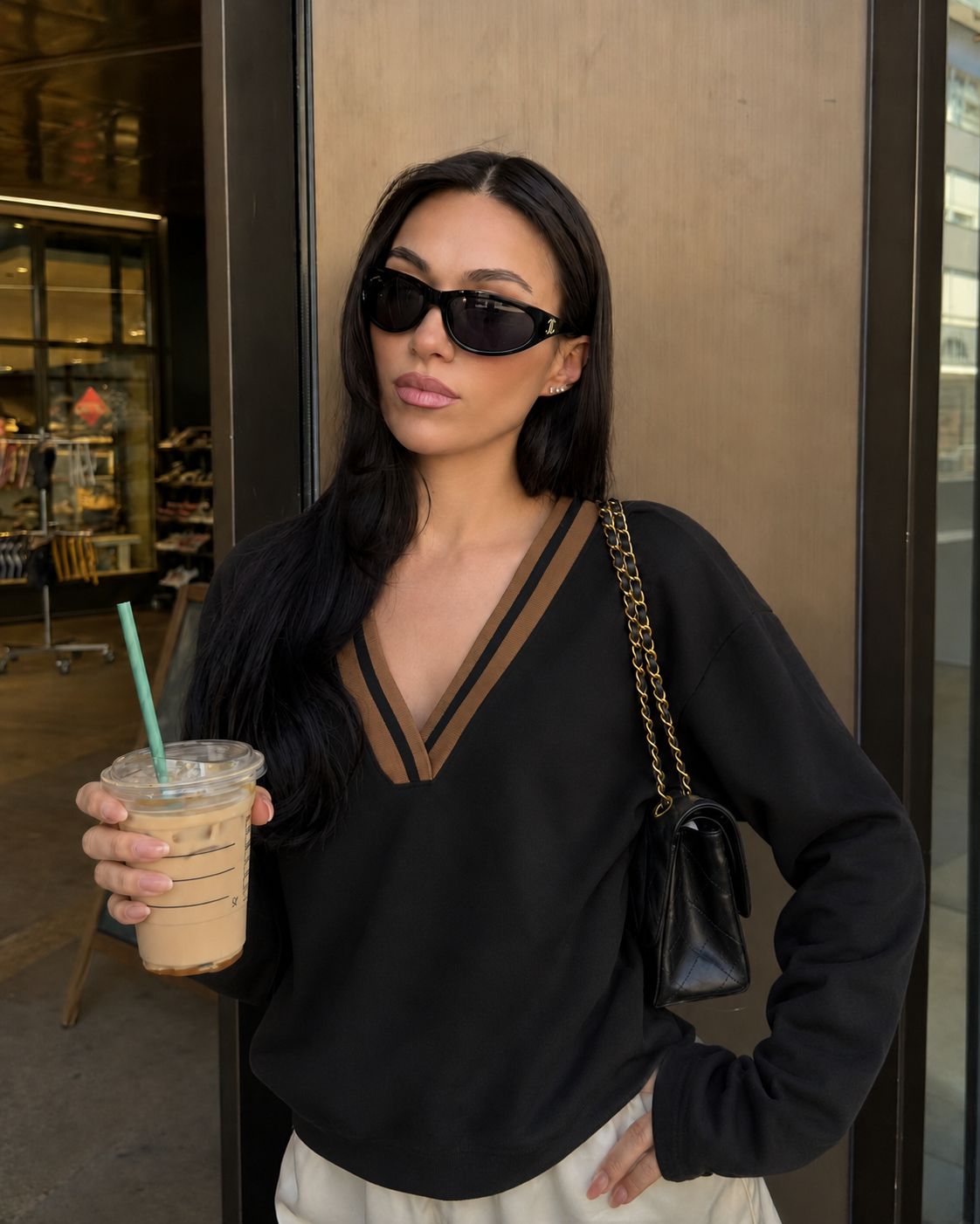 Oversized Sweatshirt mit V-Ausschnitt