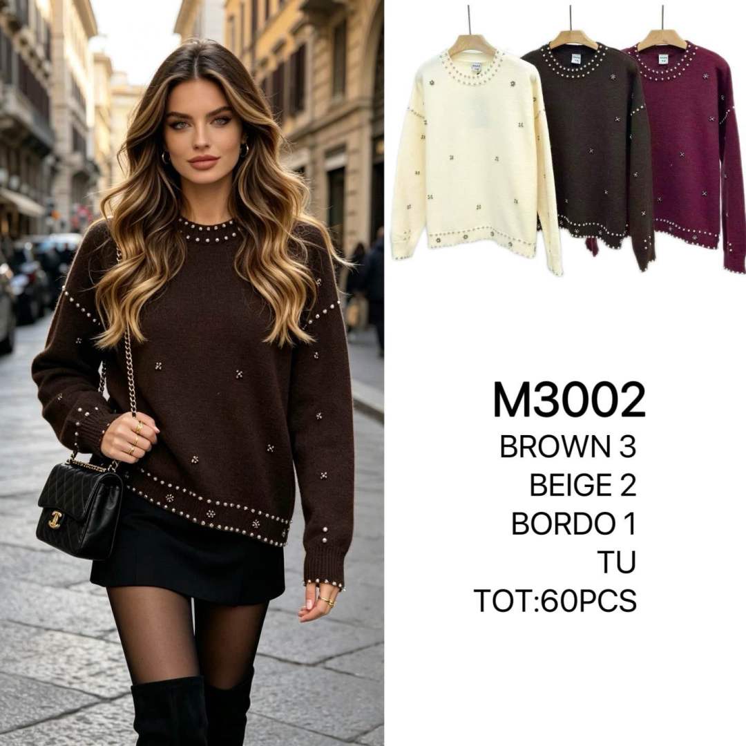 Asymmetrischer Pullover mit Nieten