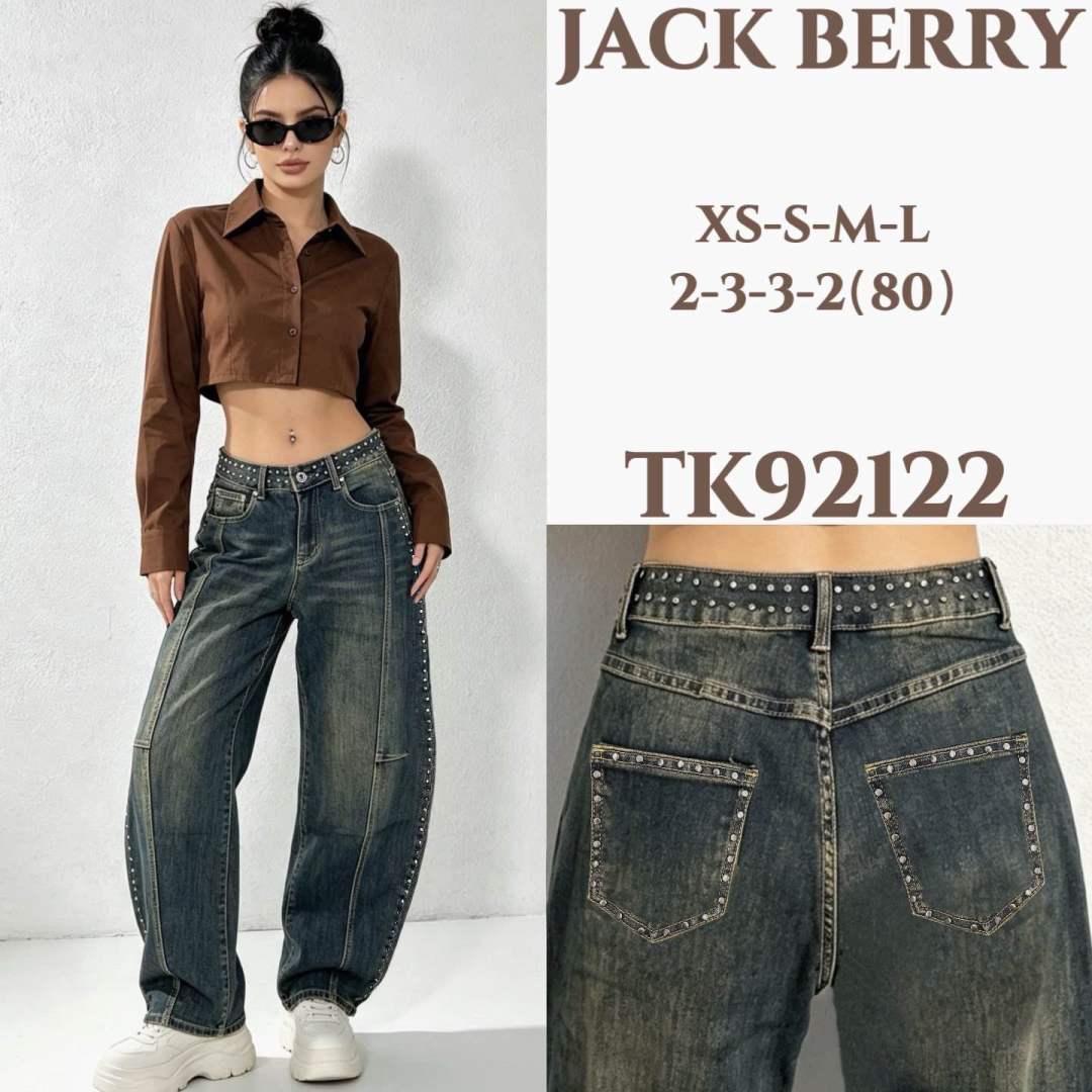 Jeans mit weitem Bein und Nieten