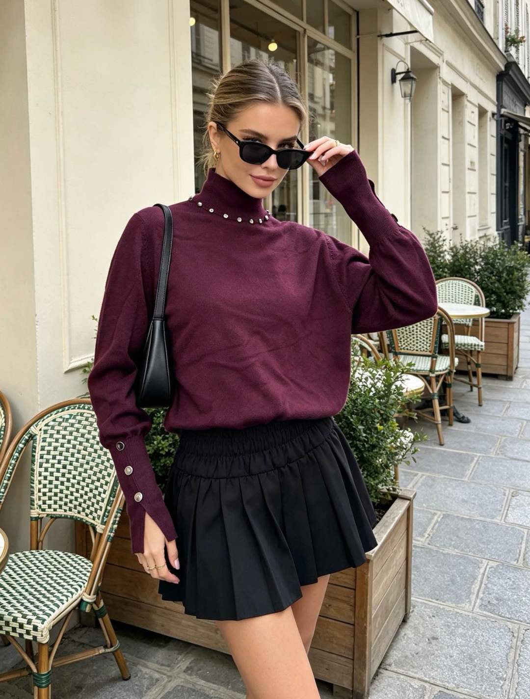 Stehkragenpullover mit Nieten