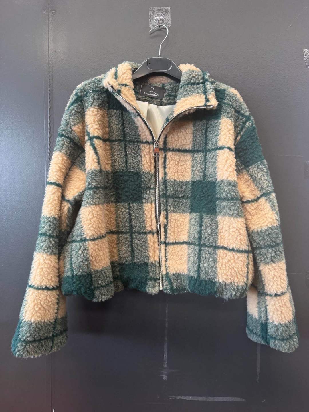 Kurzjacke im Karo