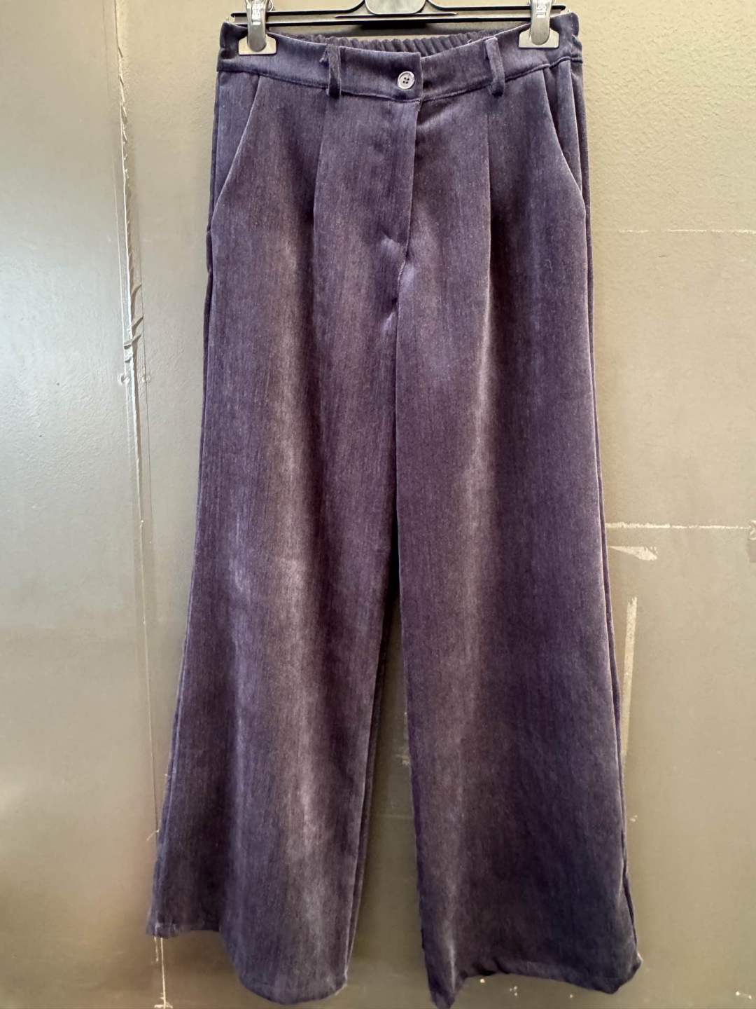 Weite Hose mit Falten