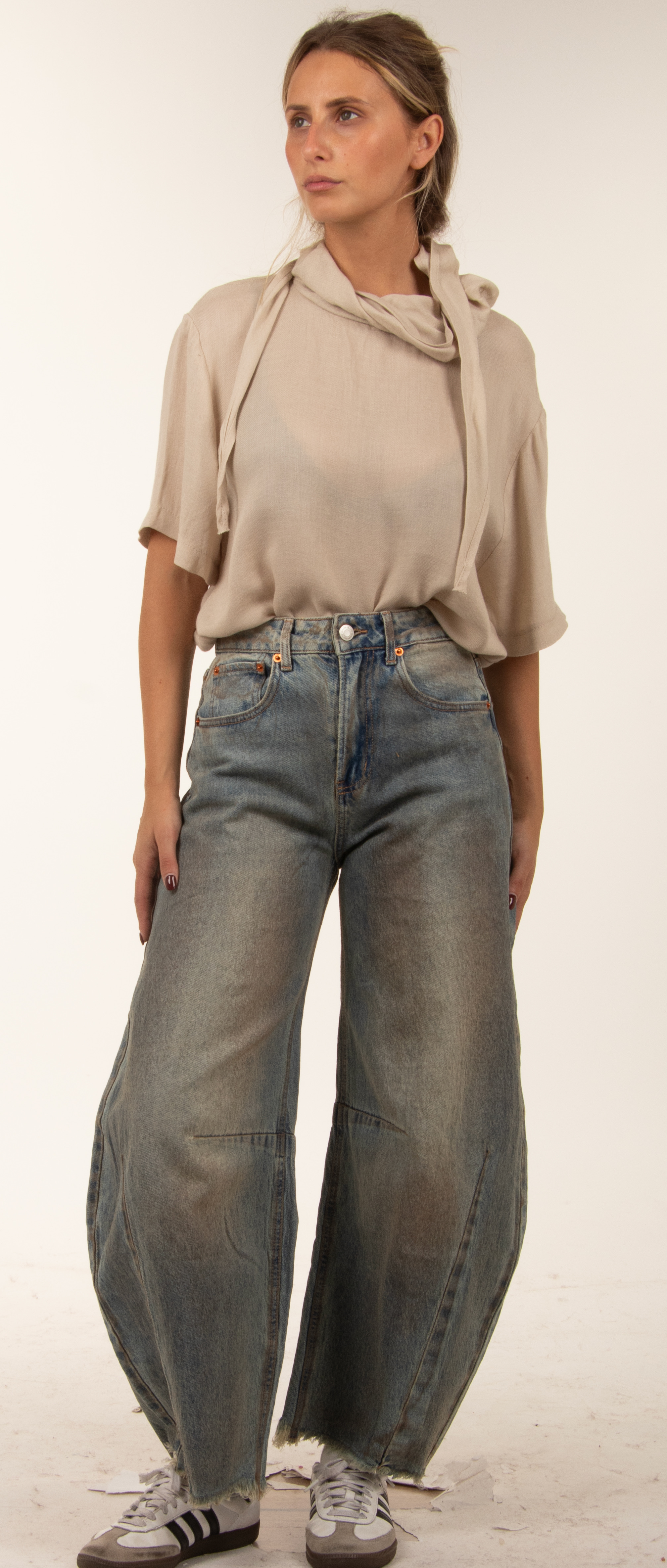 Breite Jeans mit hoher Taille