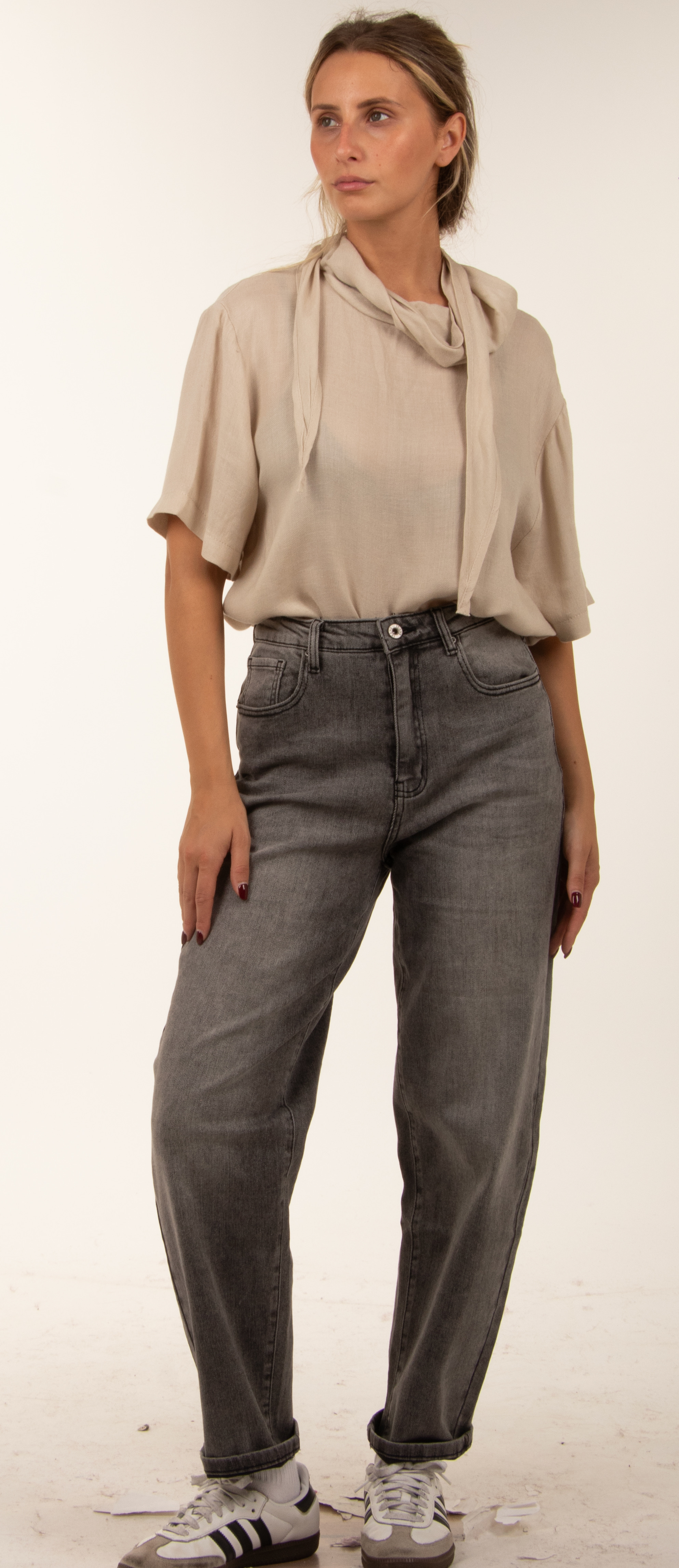 Gerade Jeans bis zum Knöchel