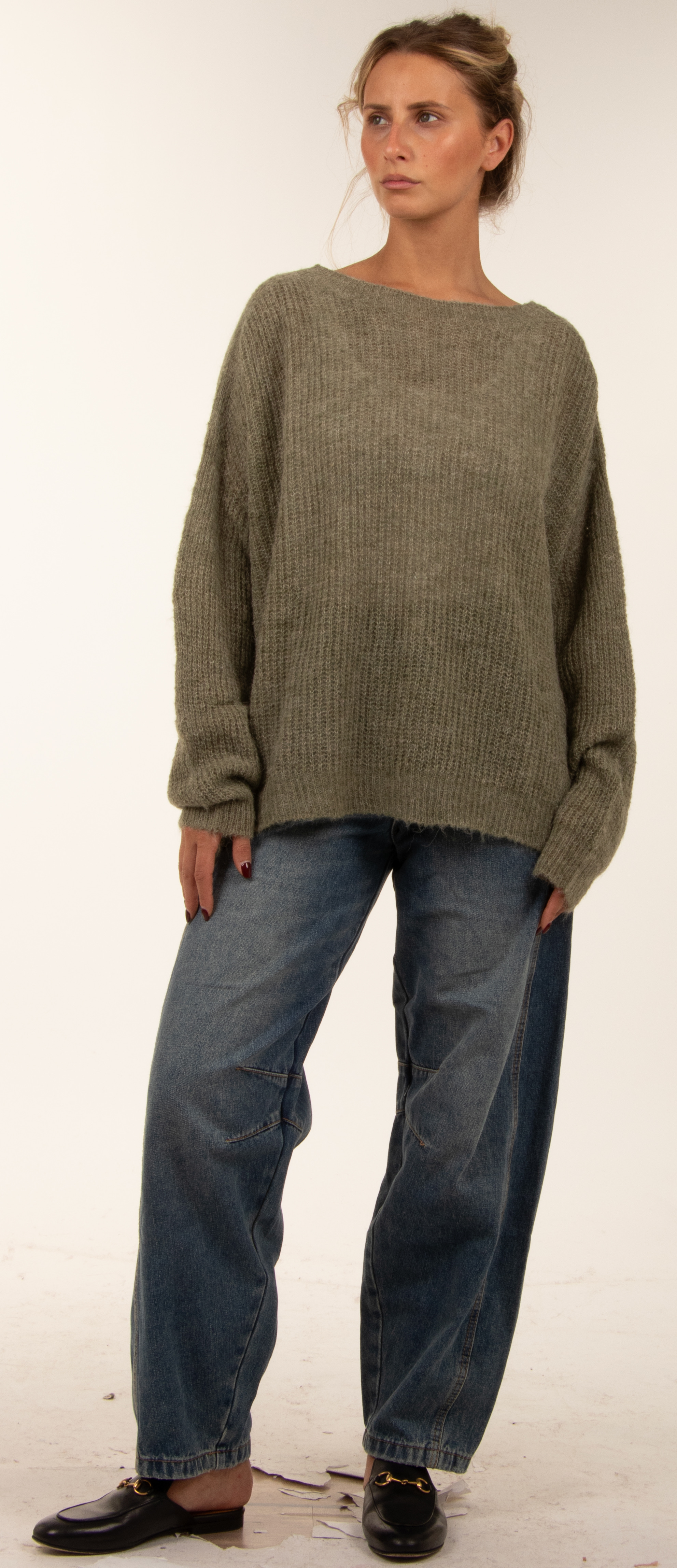Oversize Pullover mit U-Boot-Ausschnitt
