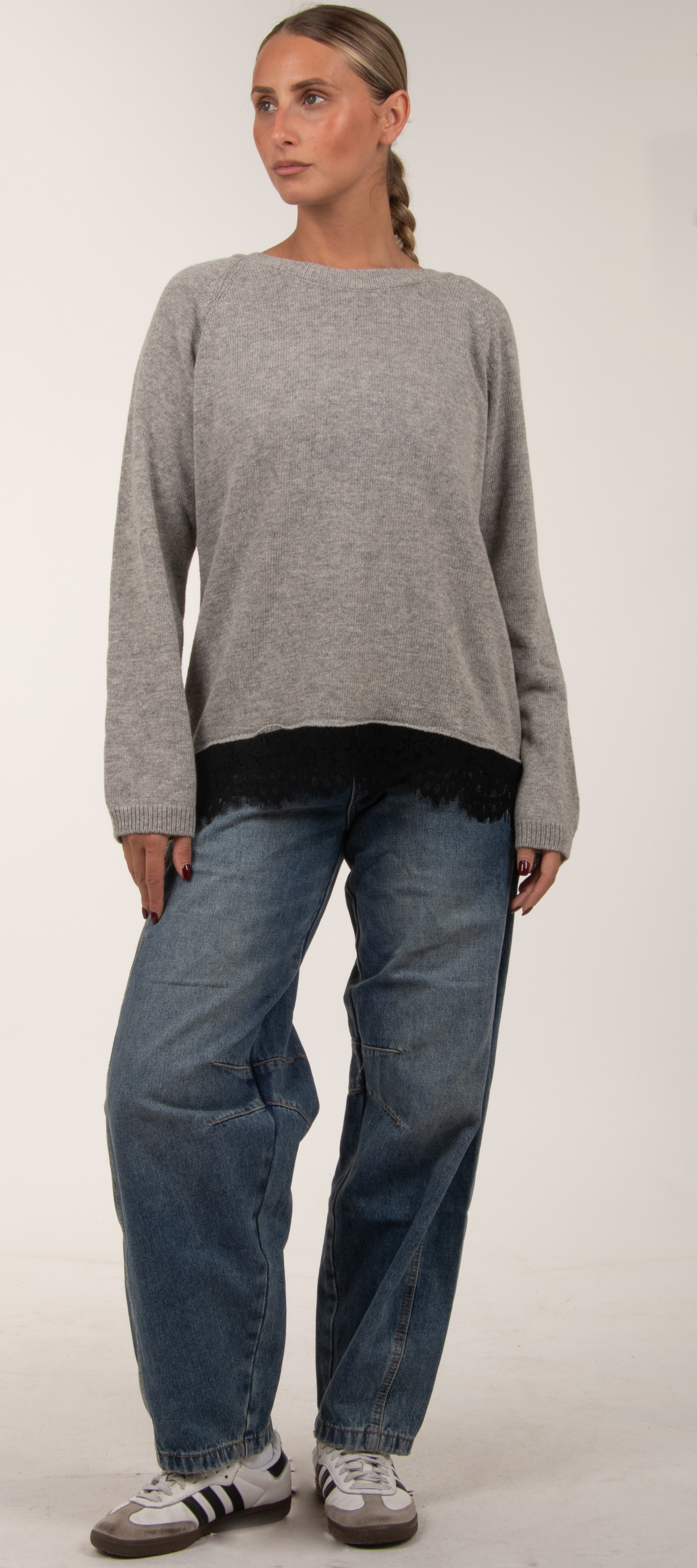 Pullover mit Spitzenbesatz
