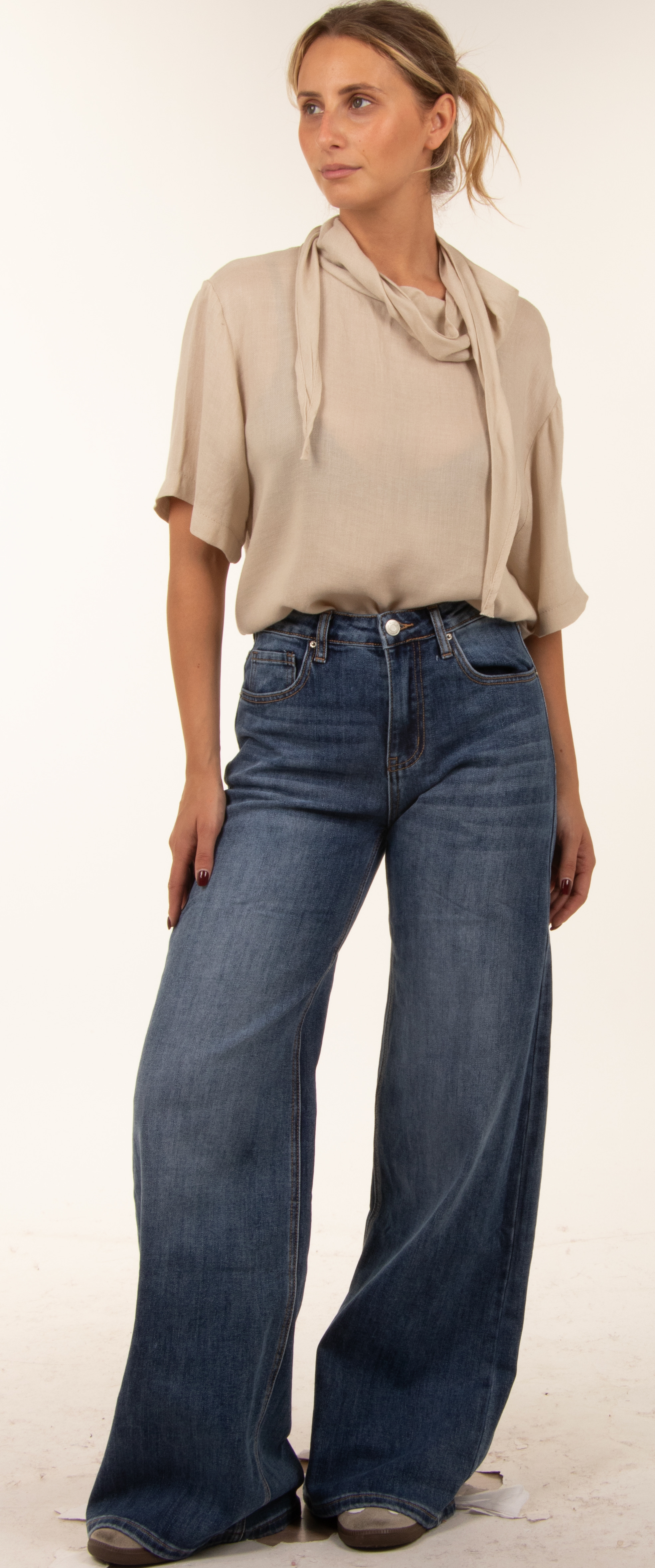 Jeans mit hohem Bund und weitem Bein
