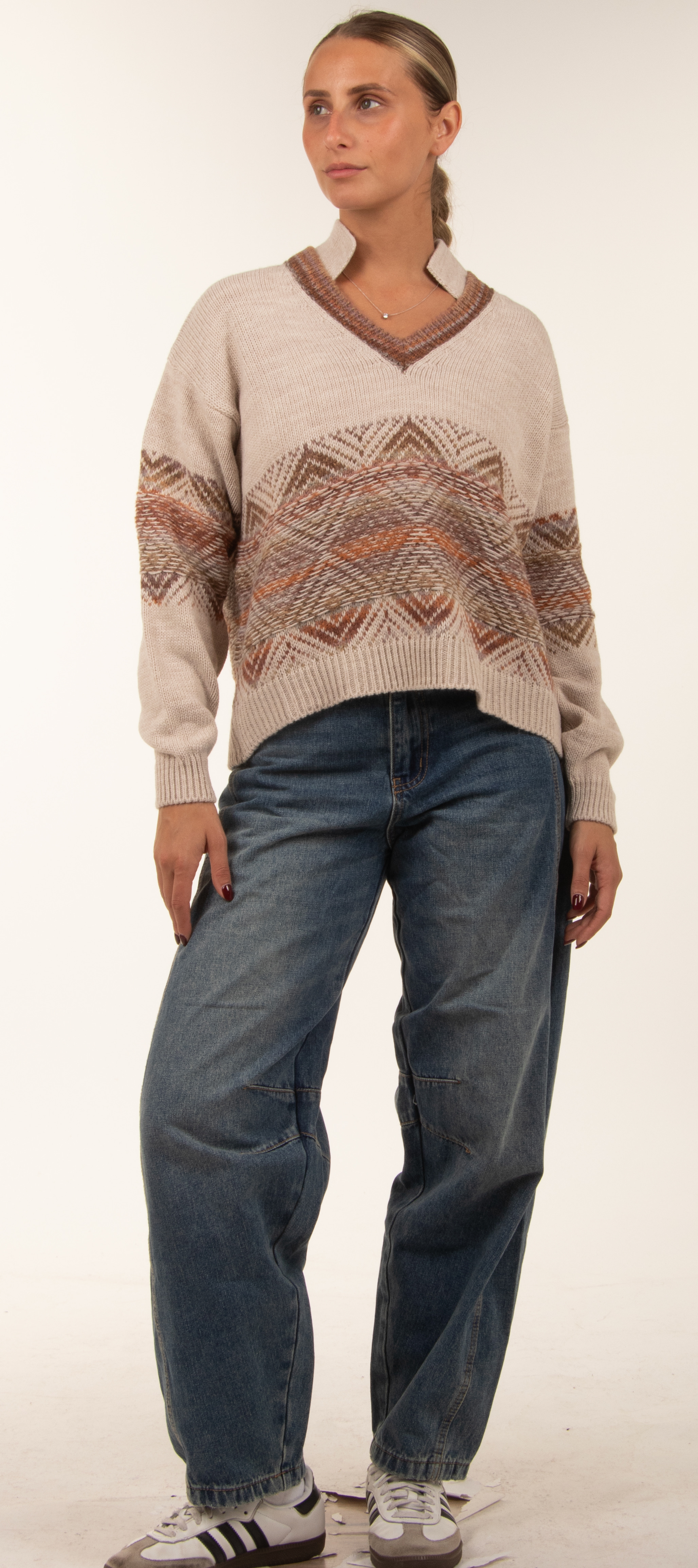 Lässiger Pullover mit V‑Ausschnitt