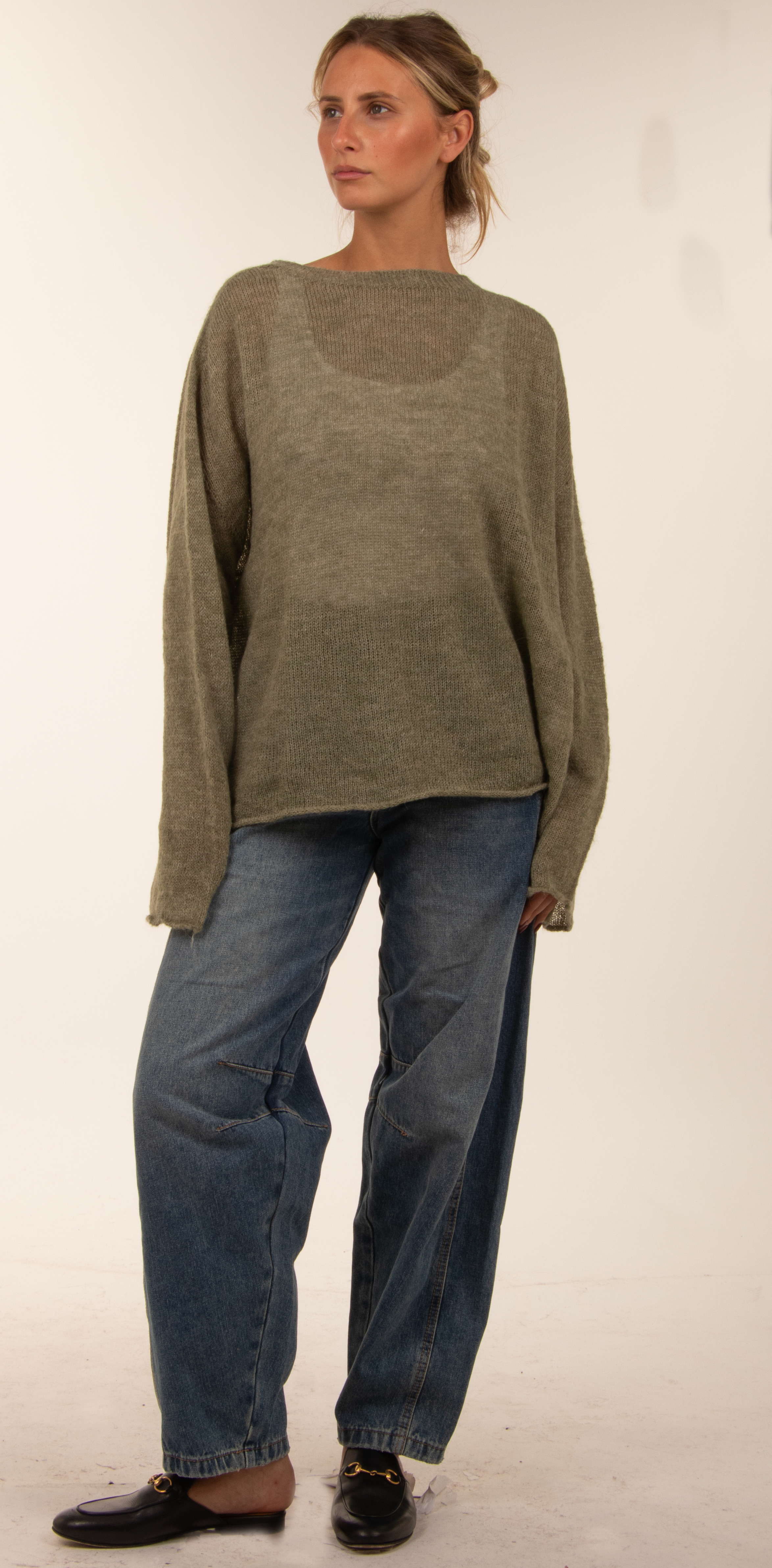 Oversize Pullover mit U-Boot-Ausschnitt