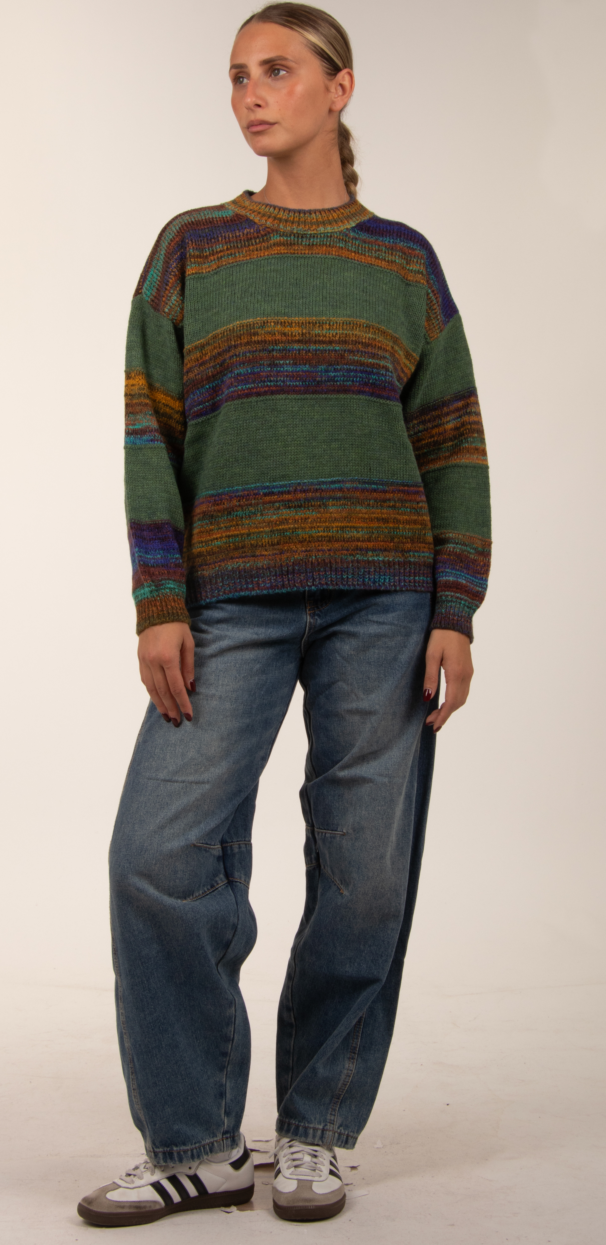 Lockerer Pullover mit Streifen