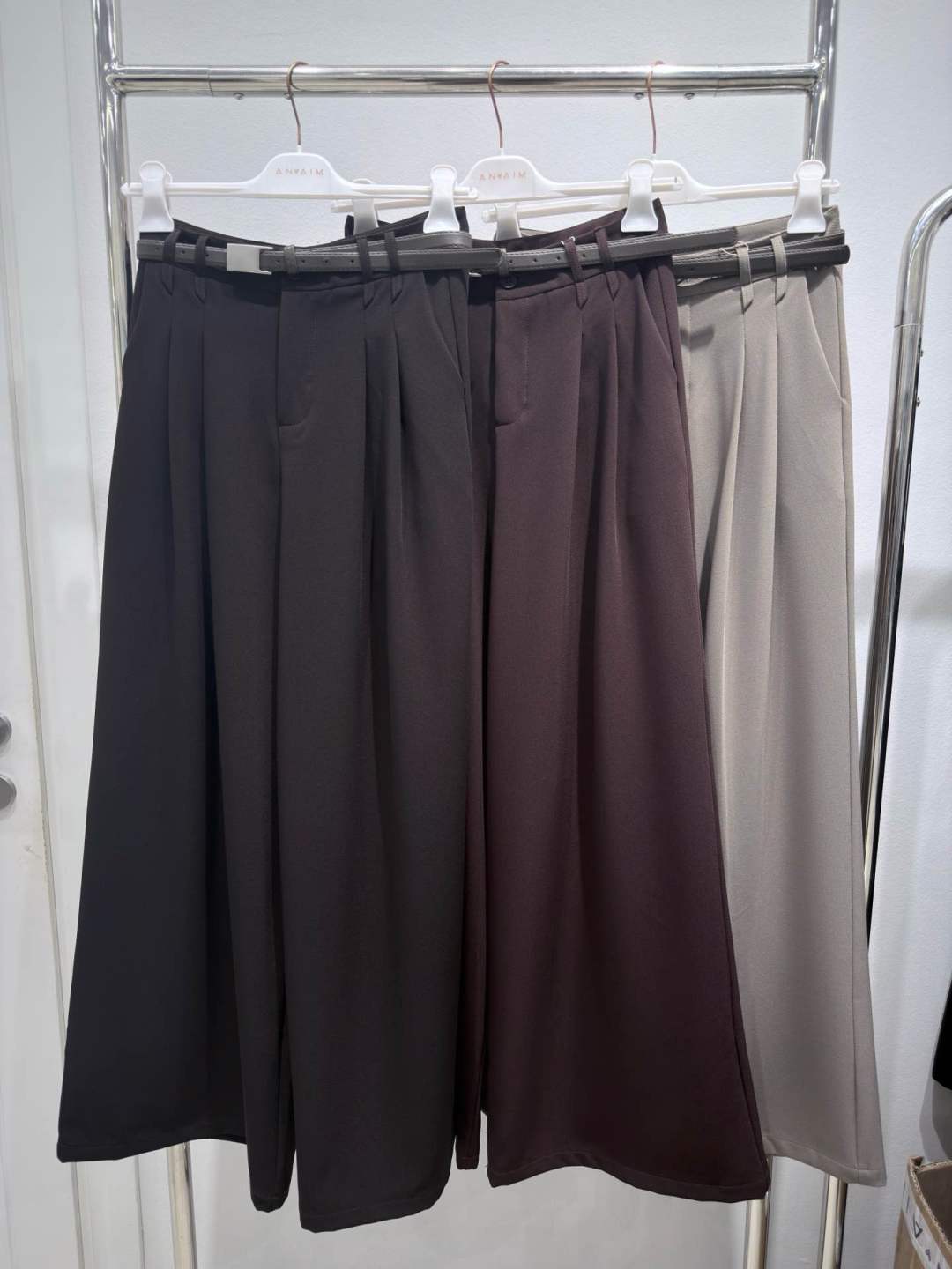 Weite Hose mit Falten