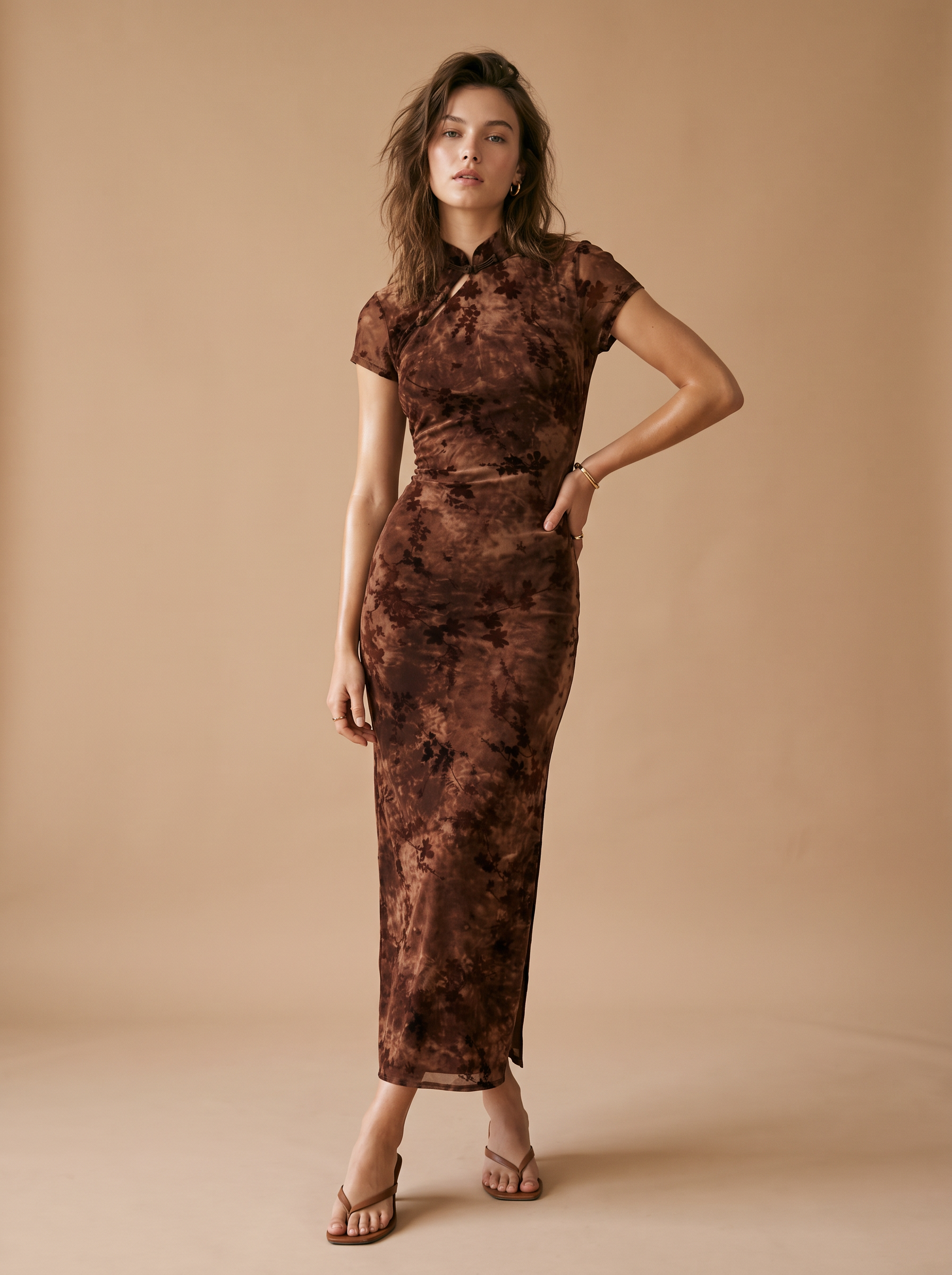 Figurbetontes Maxi-Bleistiftkleid mit Stehkragen