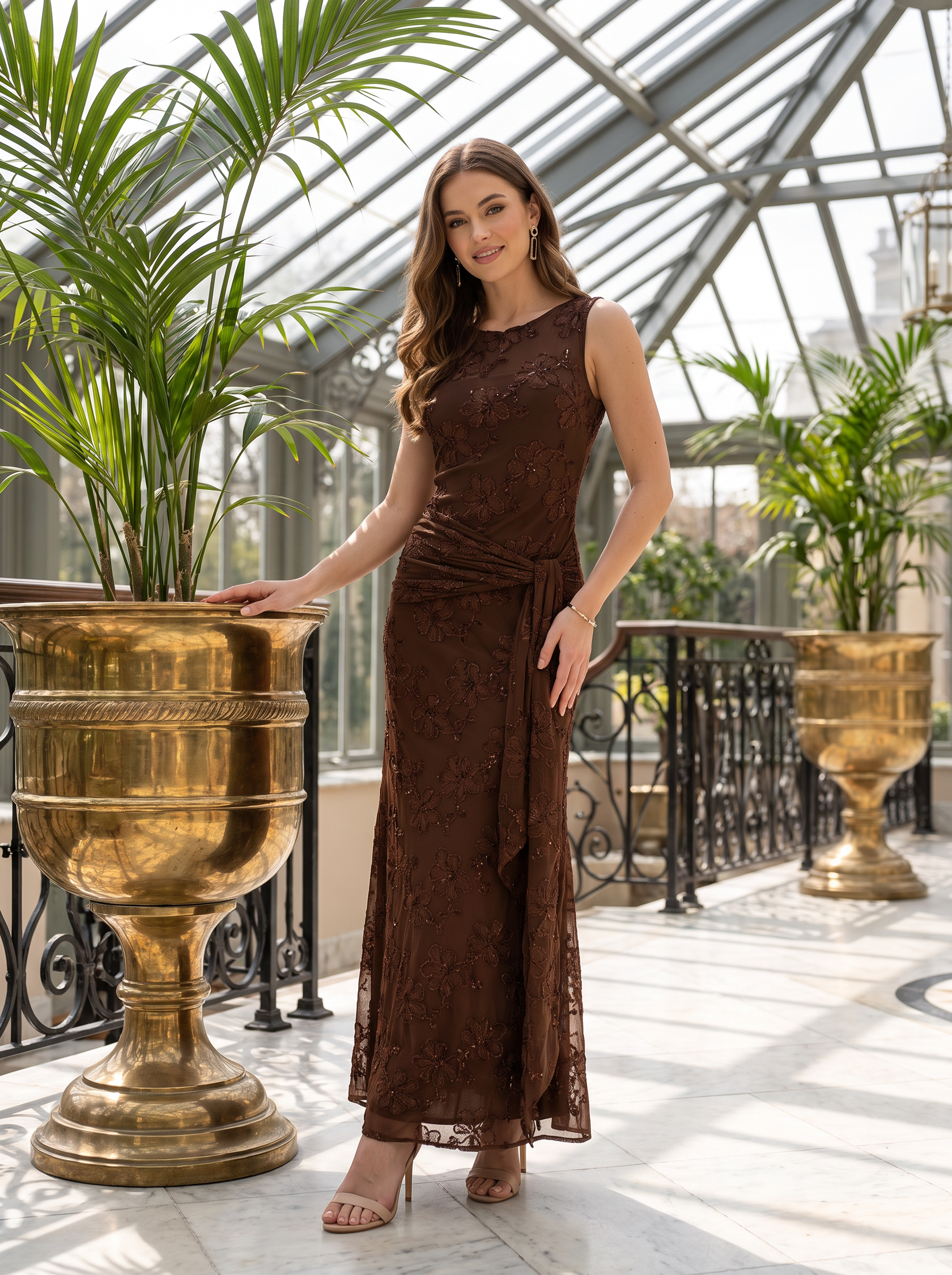 Figurbetontes Maxi-Kleid aus Spitze