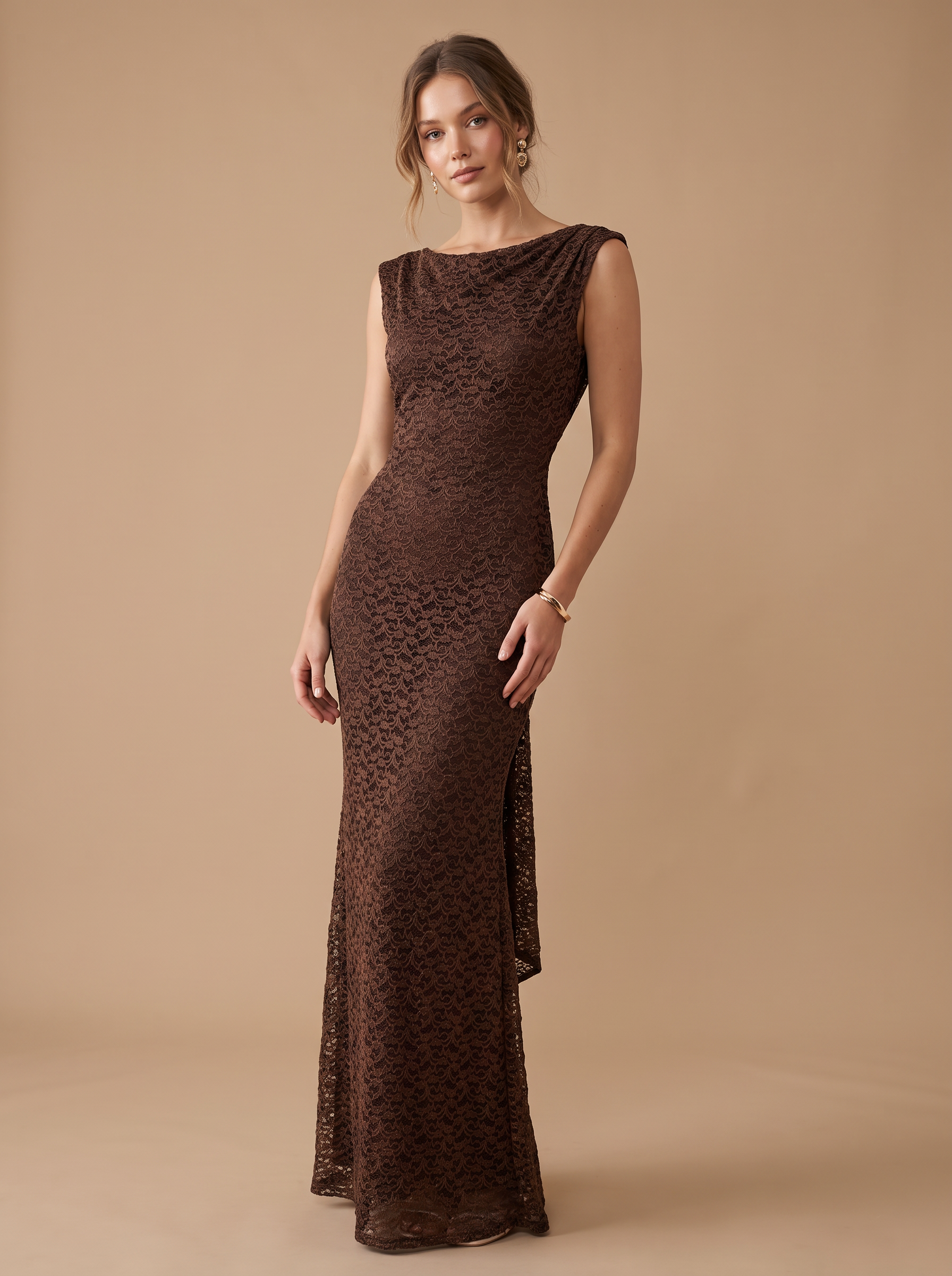 Figurbetontes Maxikleid mit Spitze