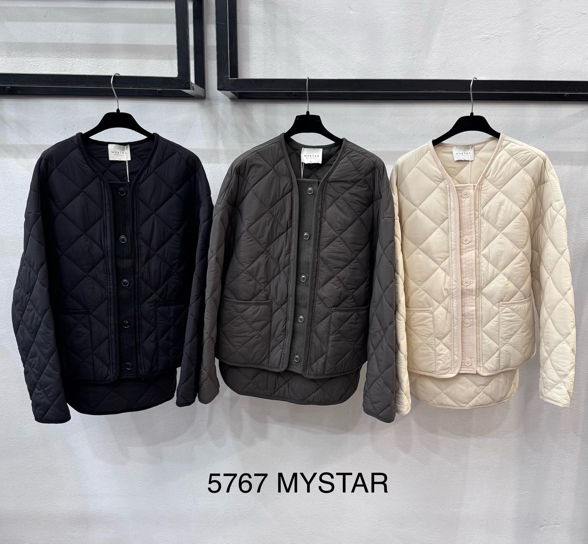 Steppjacke mit V‑Ausschnitt