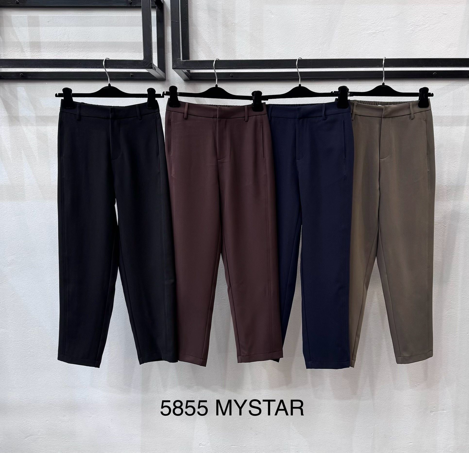Gerade 7/8-Hose mit Taschen