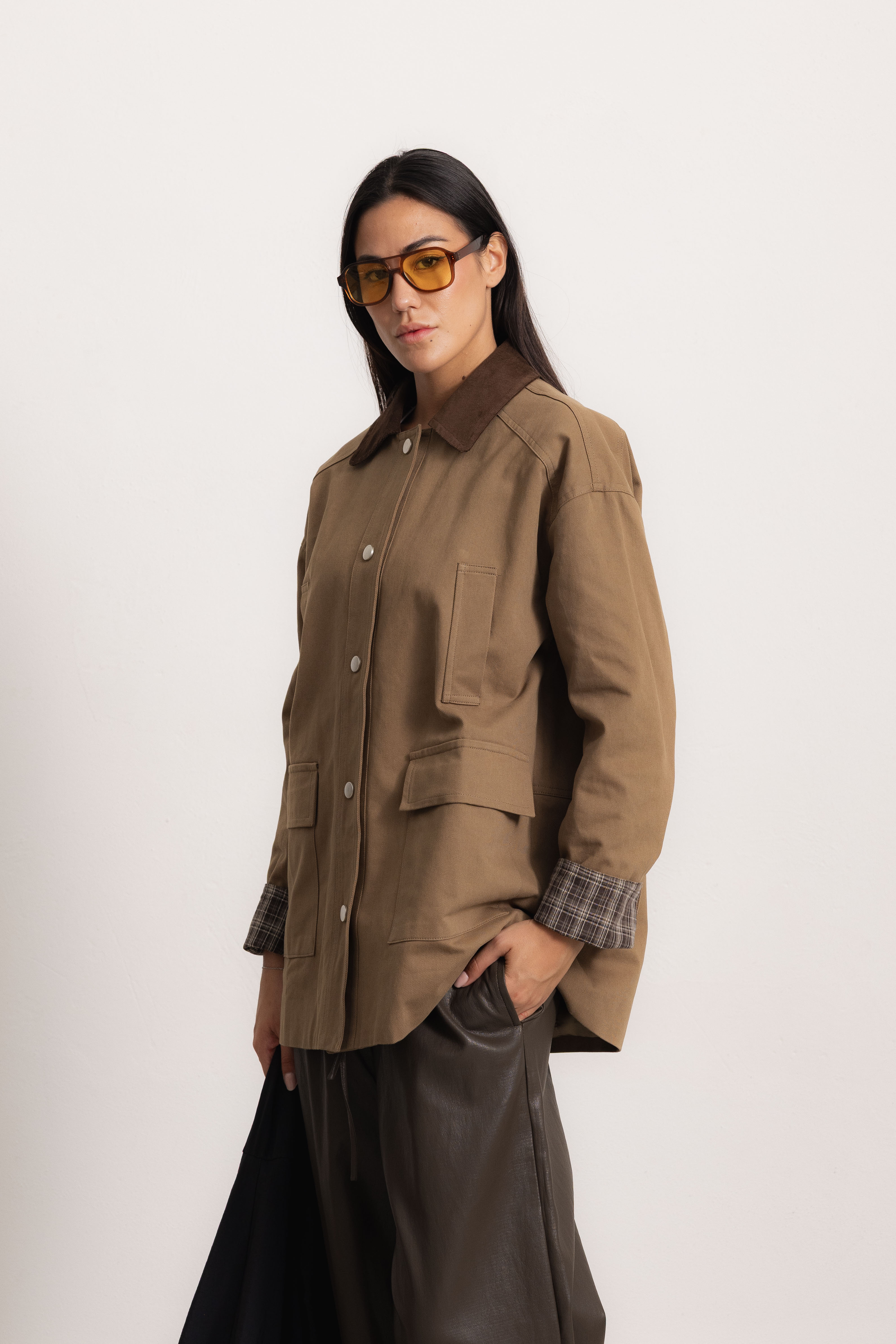 Verlängerte lockere Hemdblazer