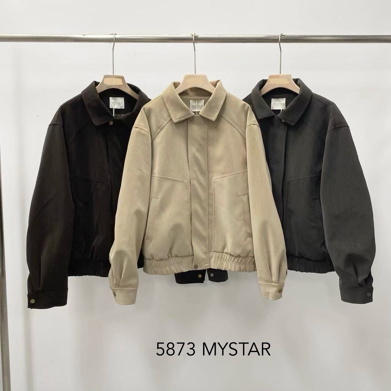 Kurze Jacke mit Kragen